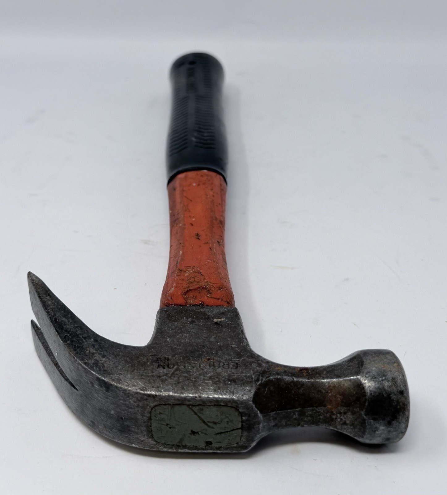 Craftsman 16oz Hammer With Comfort Grip & Fiberglass Handle No 3820 Chipped Claw