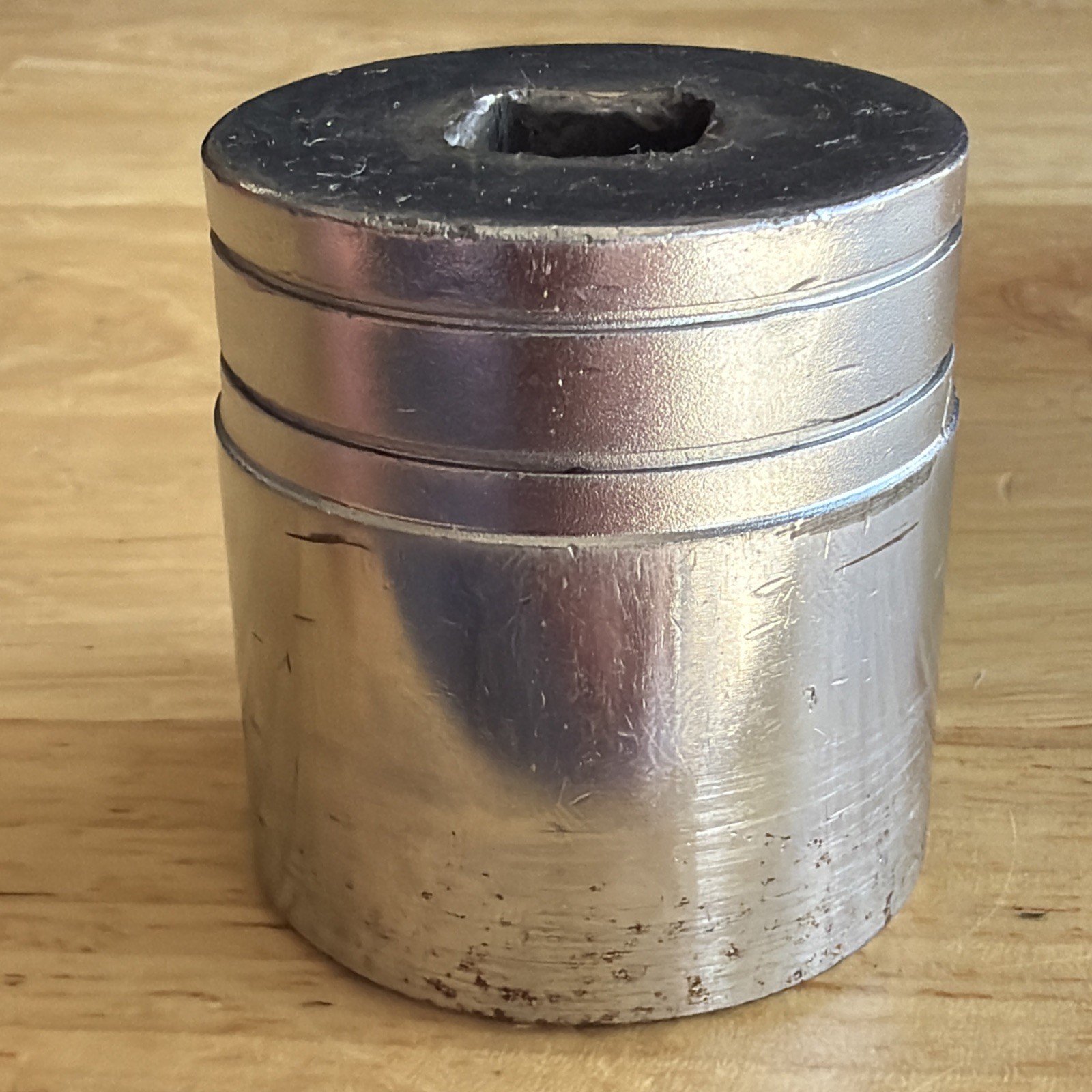 Snap On Tools 1-5/16″ Shallow Socket 1/2″ Drive 12 Point SW421 Vtg Made in USA