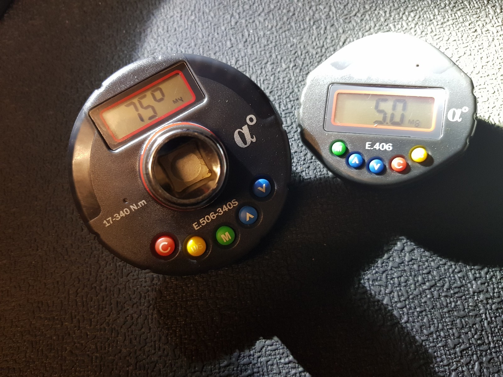 Facom e.404 digital angle finder & e.506-340s digital torque adaptor.