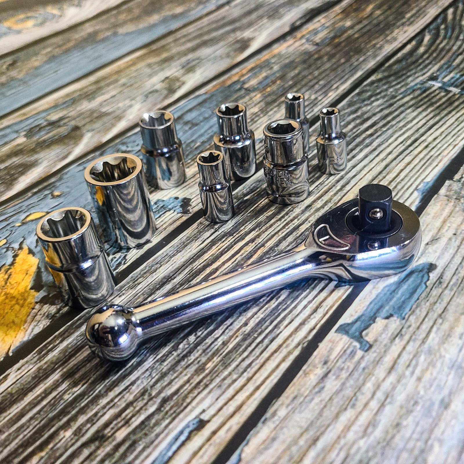 Klutch 1/4” Drive 4” Stubby Ratchet Quick Release 8 sockets set Excellent