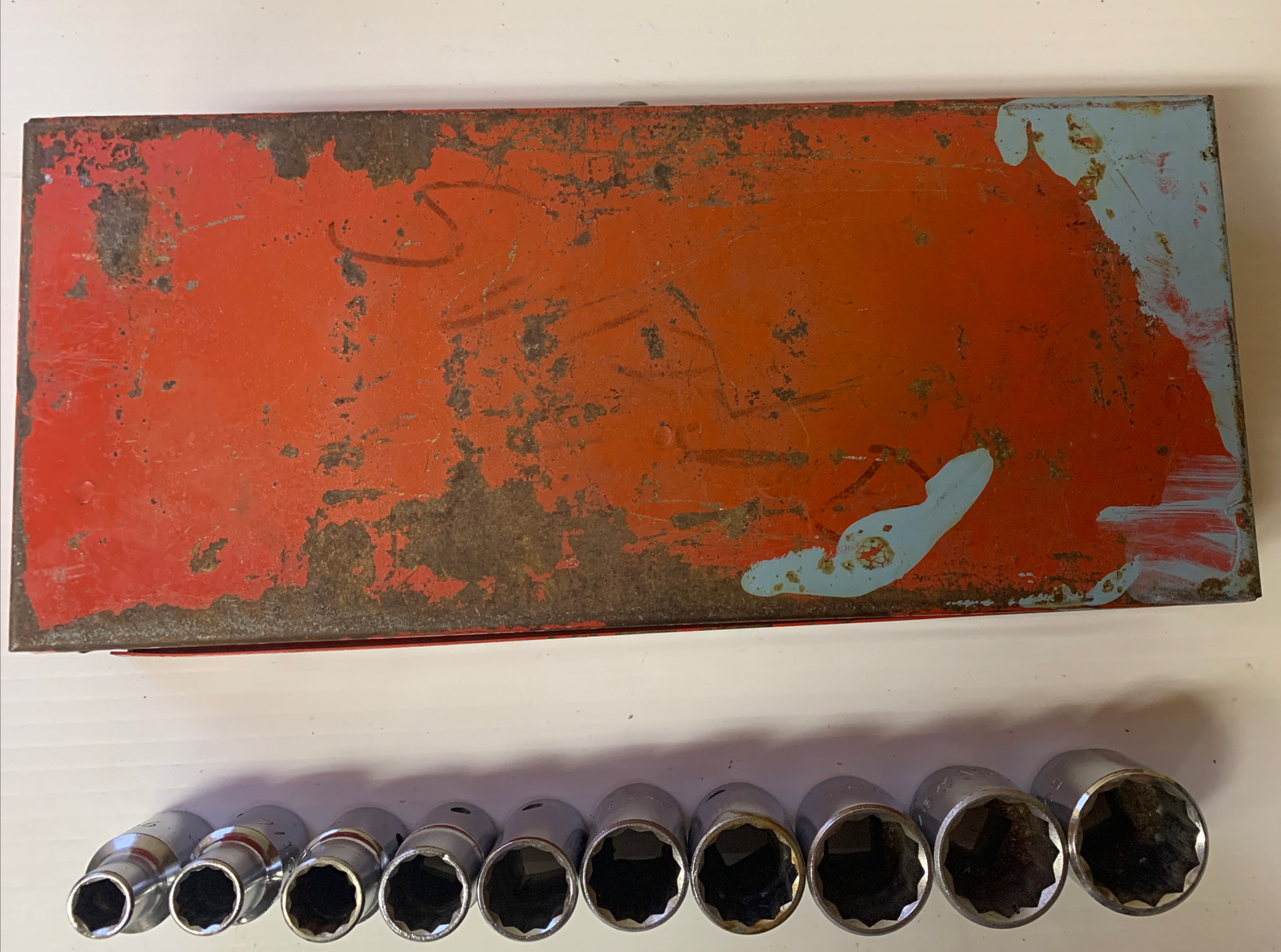 Vintage Mac Tools V8RI 1/2 Inch Drive Ratchet 10 Sockets 5 In Extension Box U