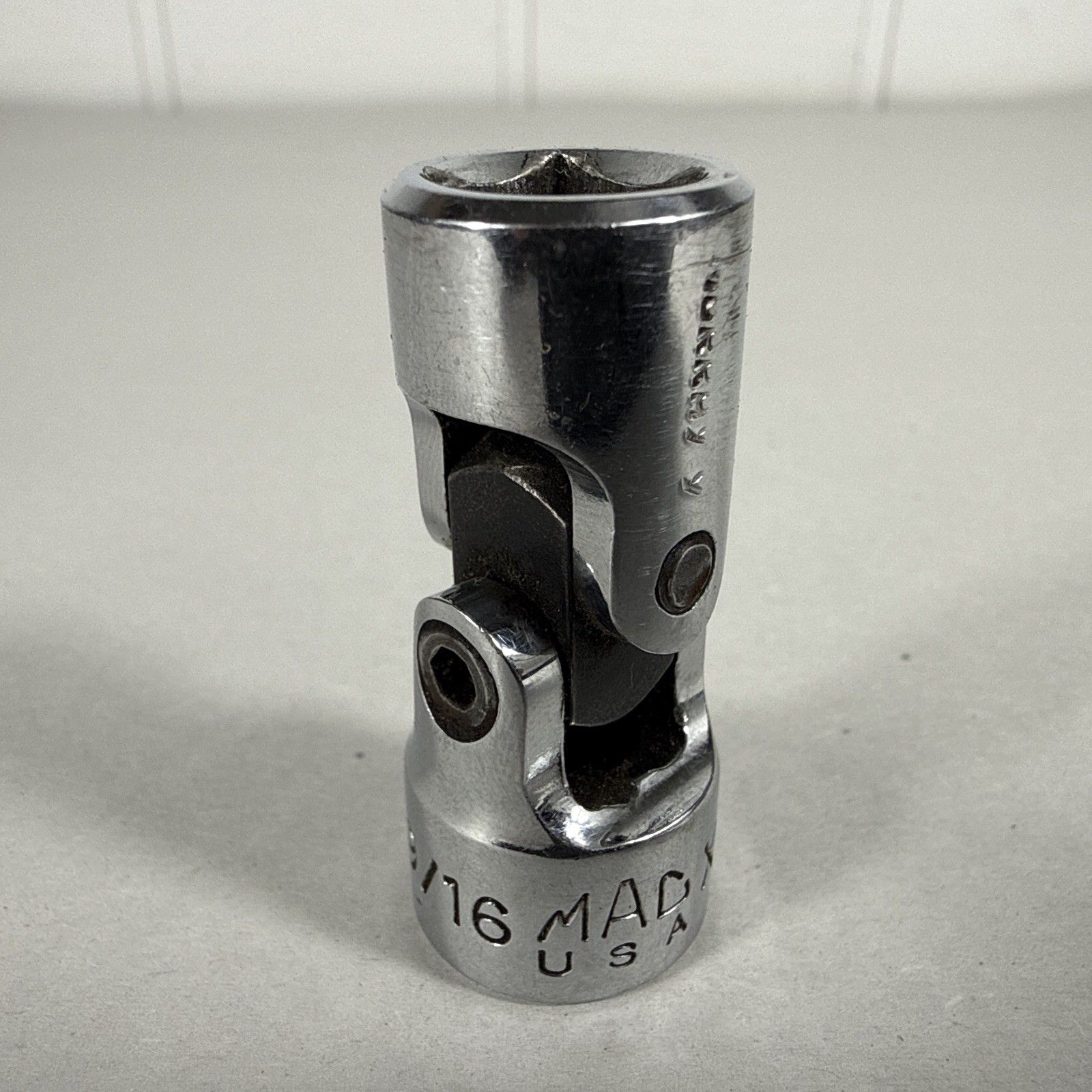MAC Tools XU186R – 9/16″ 6pt 3/8″ Drive Swivel Socket