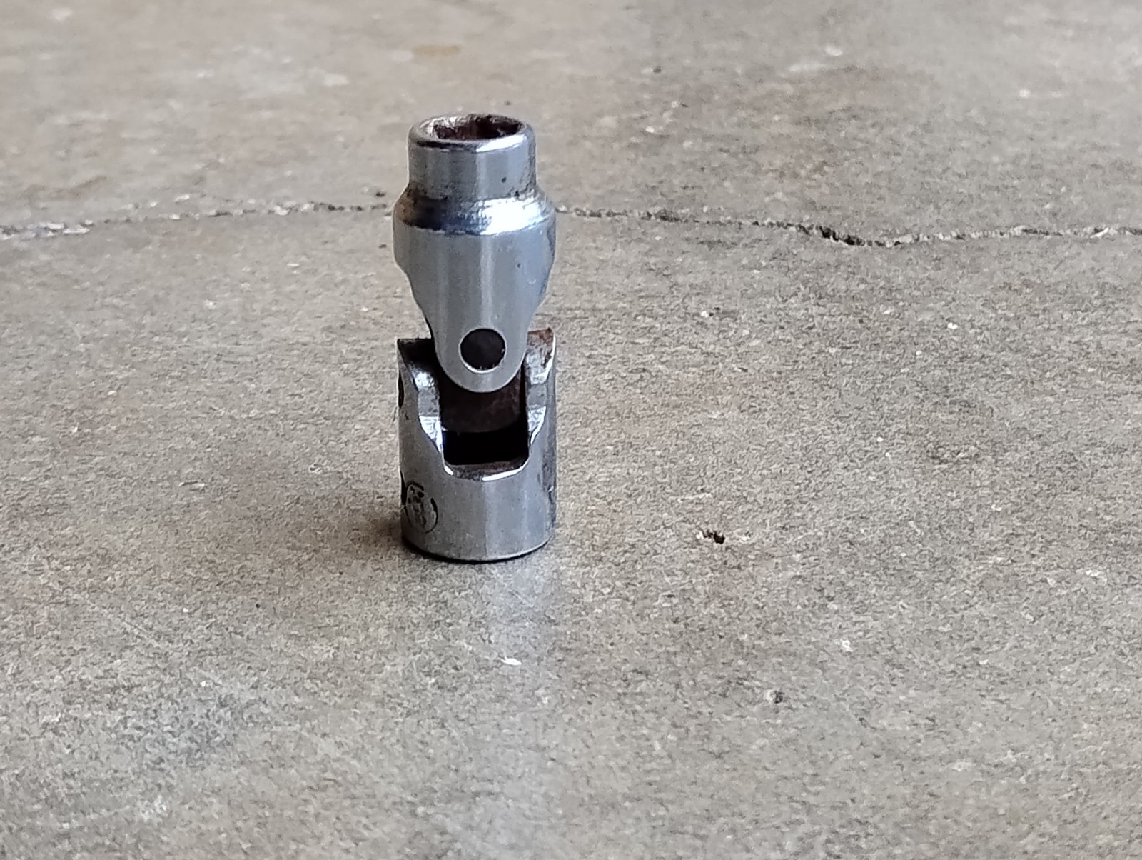 Cornwell Tools USA U-0208 SAE 1/4″ Universal Swivel Socket – 6 Point, 1/4″ Drive
