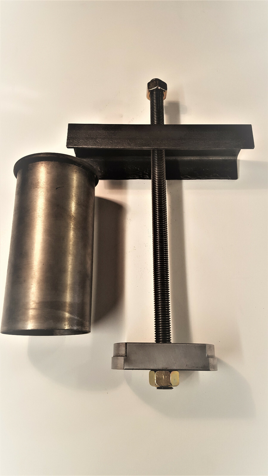 Truck, Tractor or Automotive engine cylinder sleeve liner puller assembly