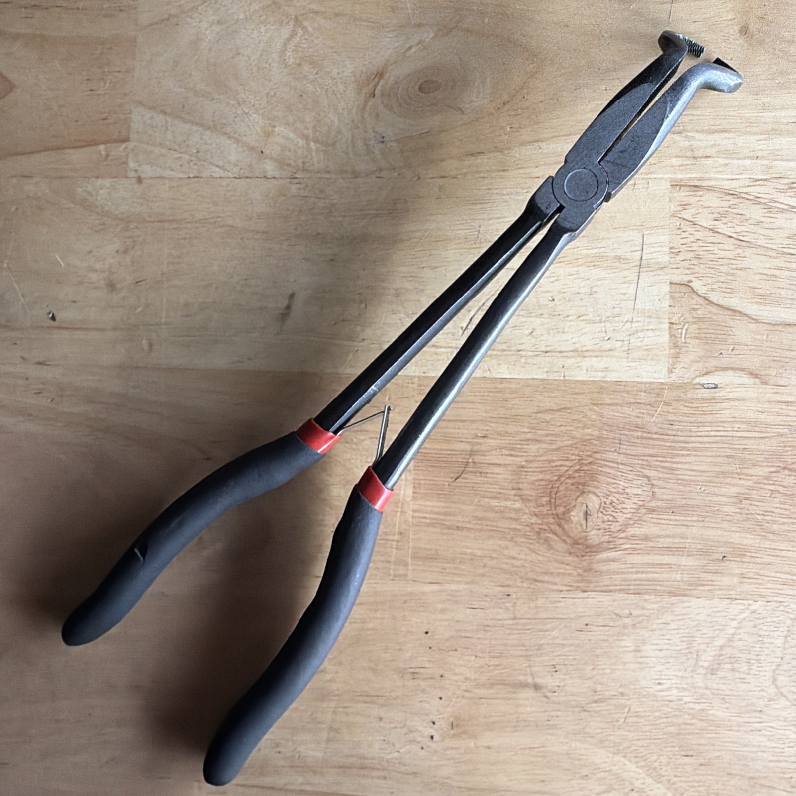 Mac Tools 3/4″ Long Reach Hose Gripping Pliers 11″ Long Black Handle P11LRGL