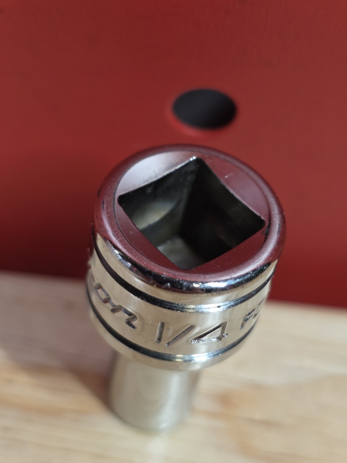 Snap-on Tools FDS081 1/4″ SAE 3/8″ Drive 12-Point Semi-Deep Chrome Socket NICE