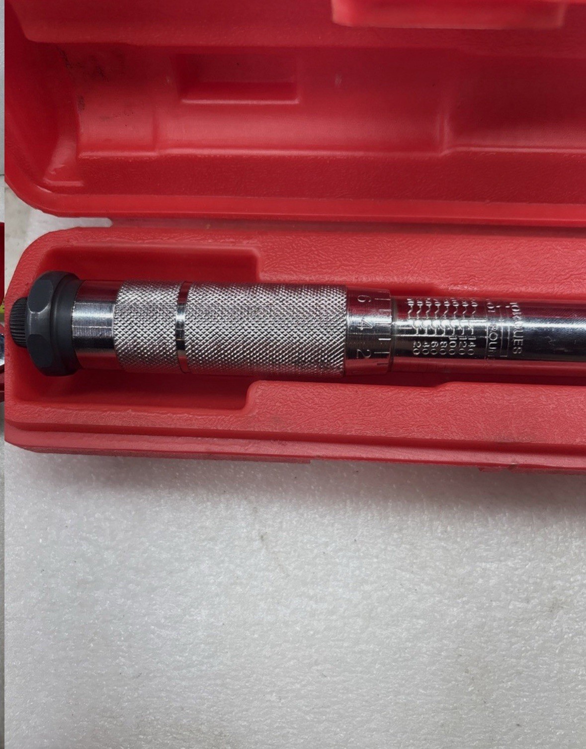 Pittsburgh Tools 1/2″ Drive Click Type Torque Wrench with Case – 20–150 ft-lbs