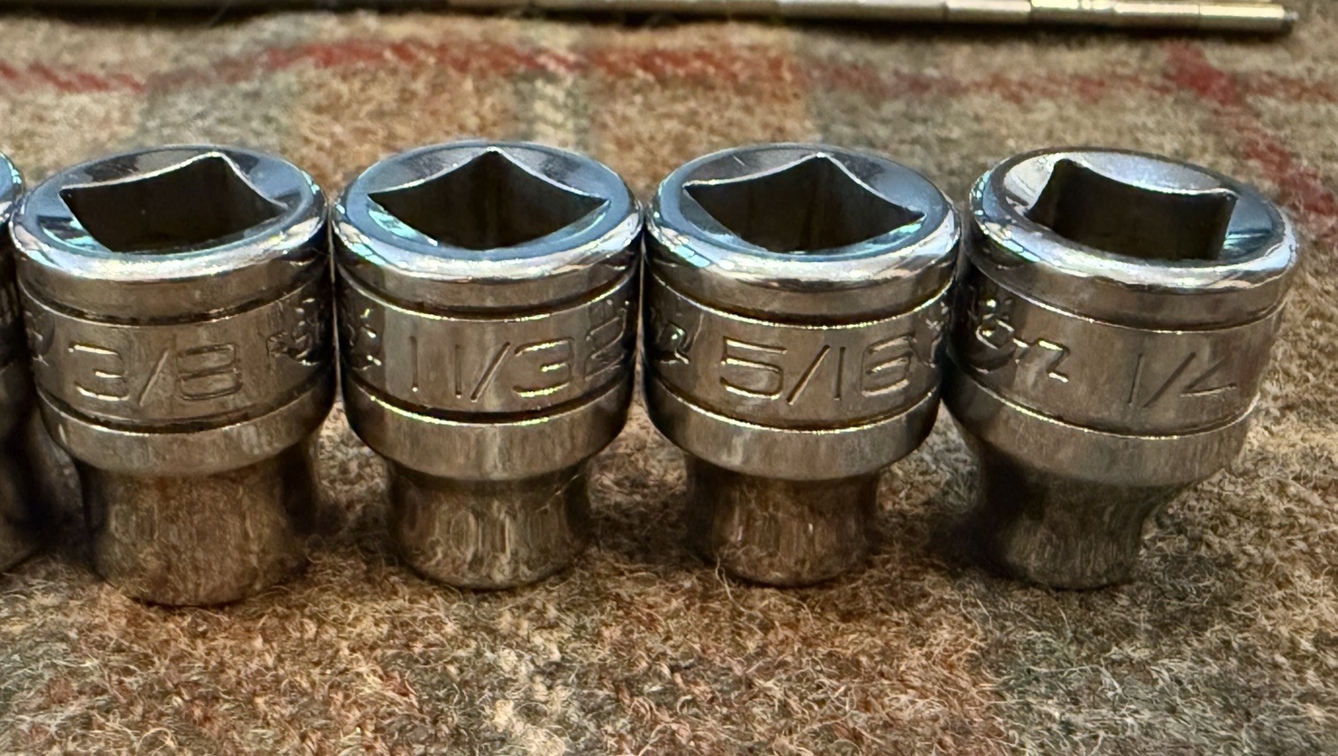 Snap-On 10pc 3/8″ Drive 6-Point SAE Flank Drive Shallow Socket Set w/ Rail