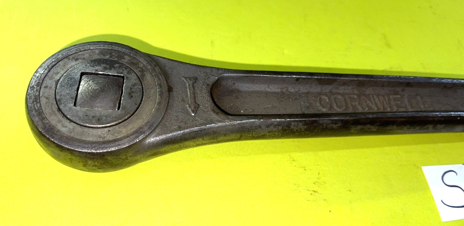 CORNWELL TOOLS VINTAGE 3/4 DRIVE RATCHET 20 INCH HAS ON OFF PUSH TYPE NUB