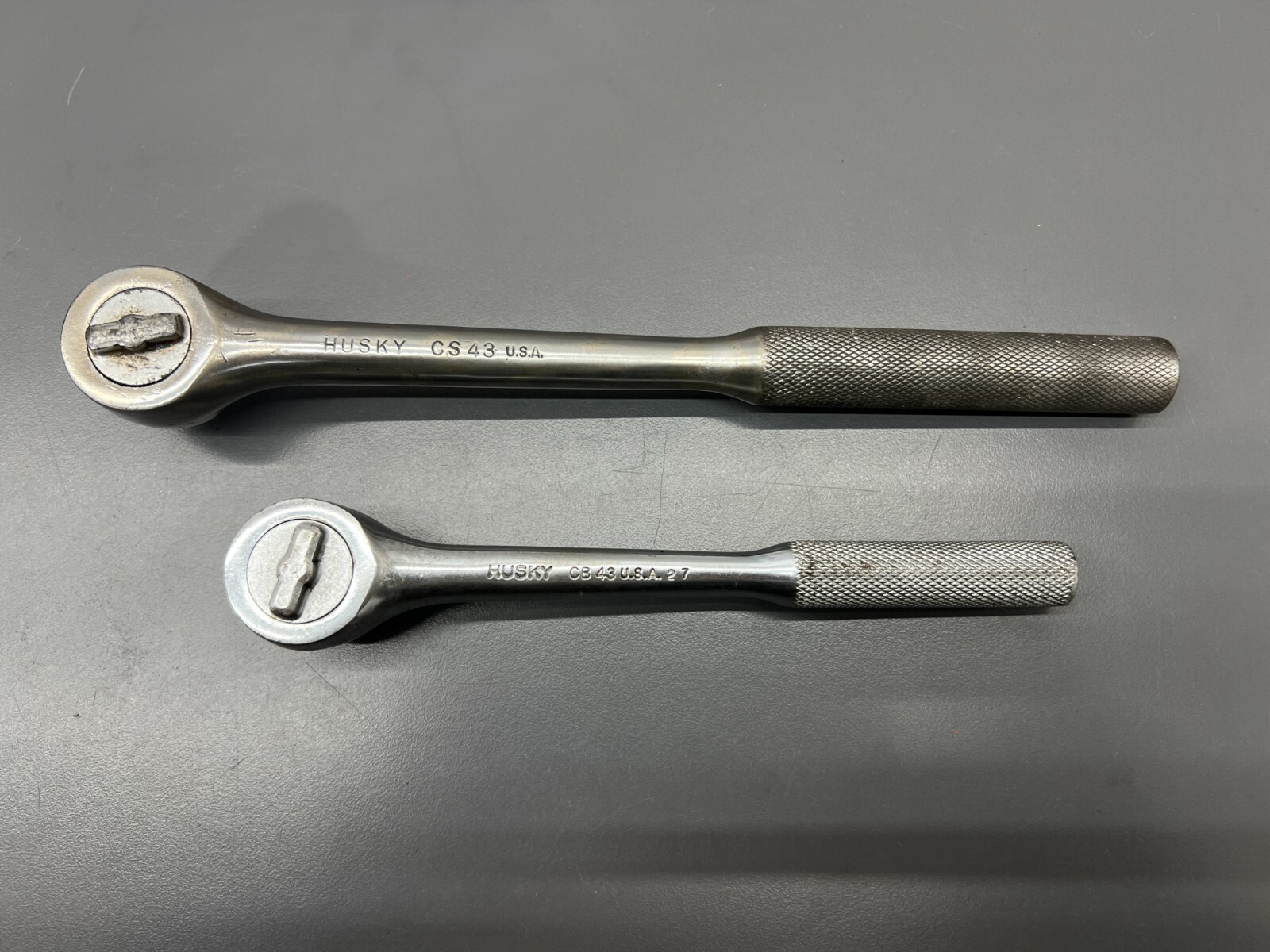 (X) VINTAGE HUSKY CB 43 & CS 43 1/2″ & 3/8″ DRIVE RATCHET SET JUST SVCD VGC USA