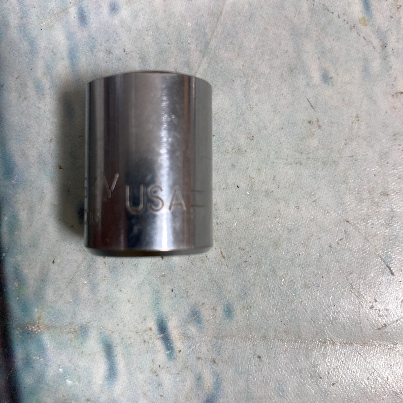 Husky 11/16″ (22022) & 1/2″ (22016) – 6 Point – 3/8″ Drive Chrome Sockets SAE
