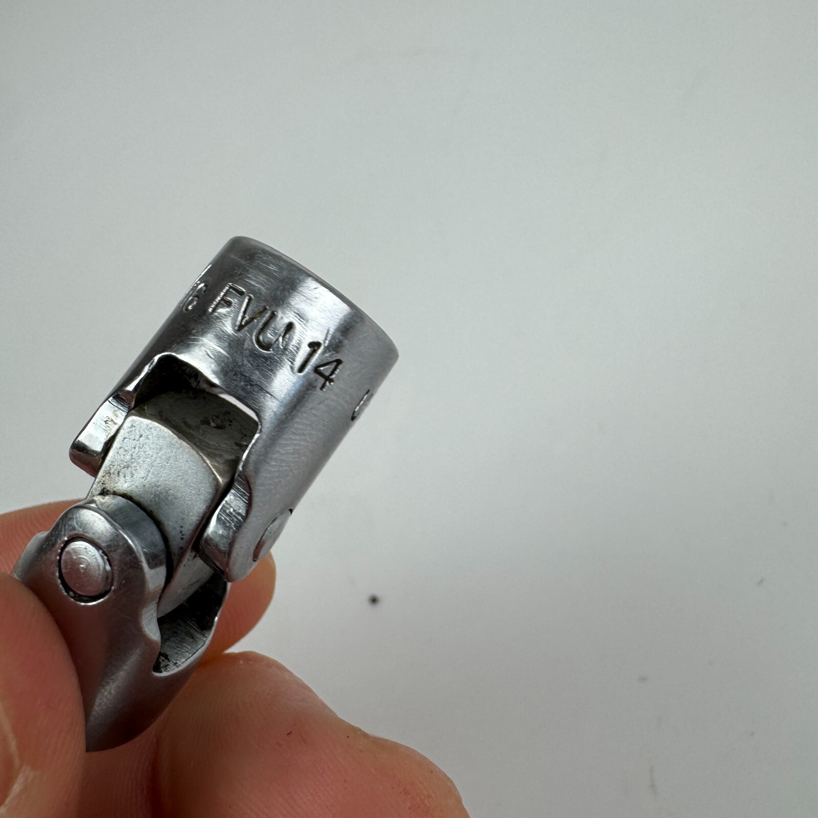 Snap On Tools FVU14 7/16″ SAE Shallow Universal Socket 3/8″ Drive 12 Point USA
