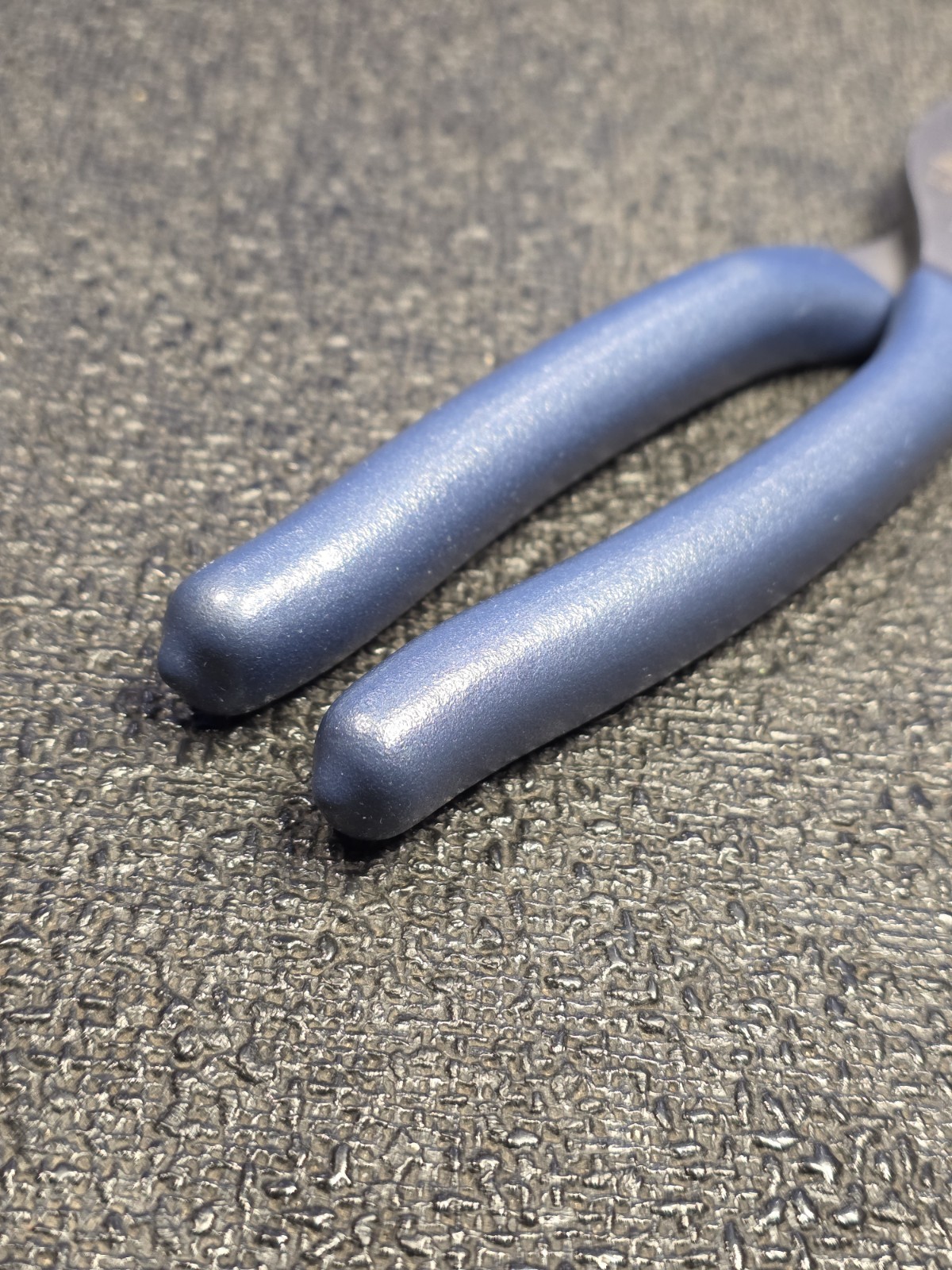 Snap-on LN47ACFMB Power Blue 9″ Soft Grip Long Nose Slip Joint Pliers NICE