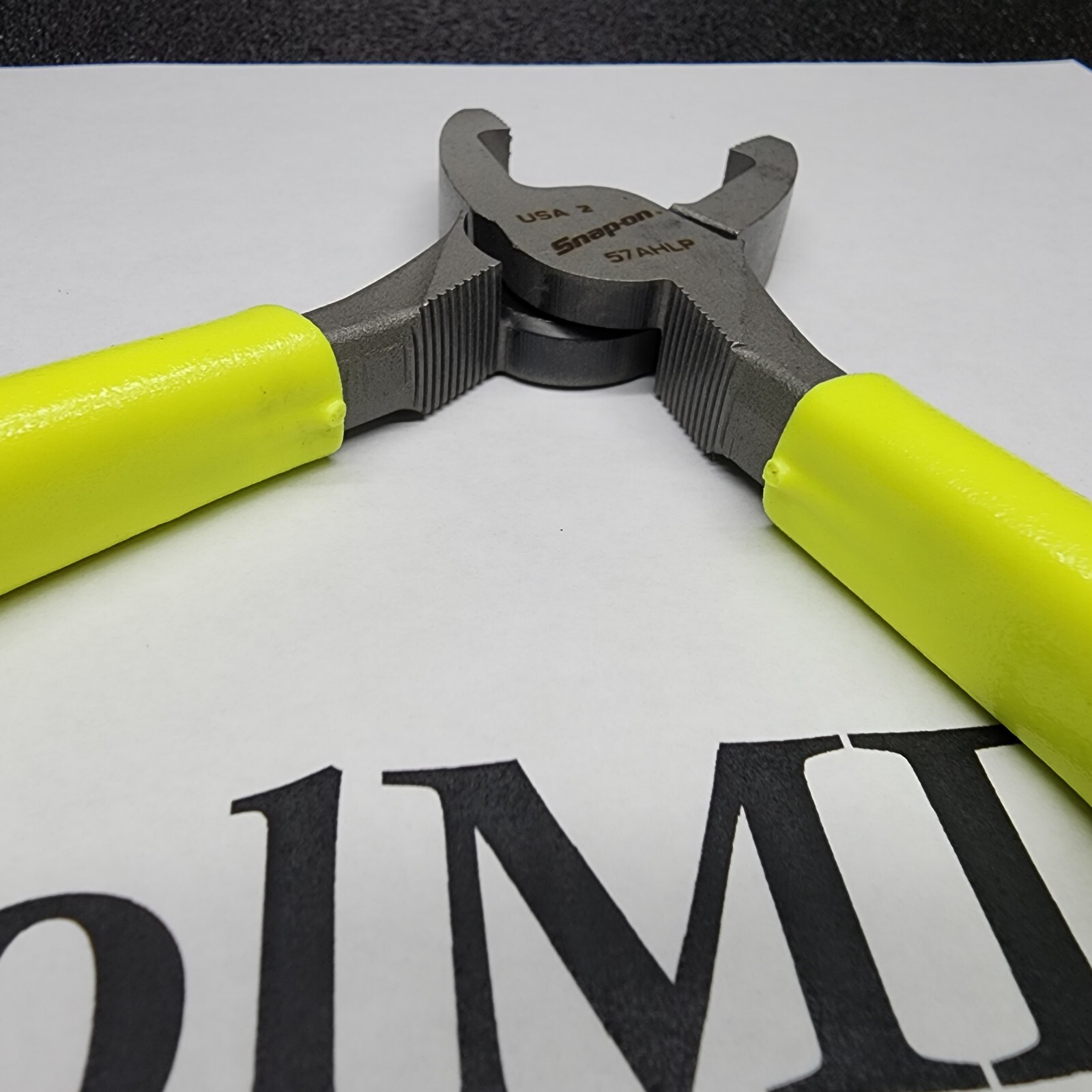 Snap-on Tools USA NOS 7″ HIGH VIS YELLOW Lineman’s Pliers 57AHLP