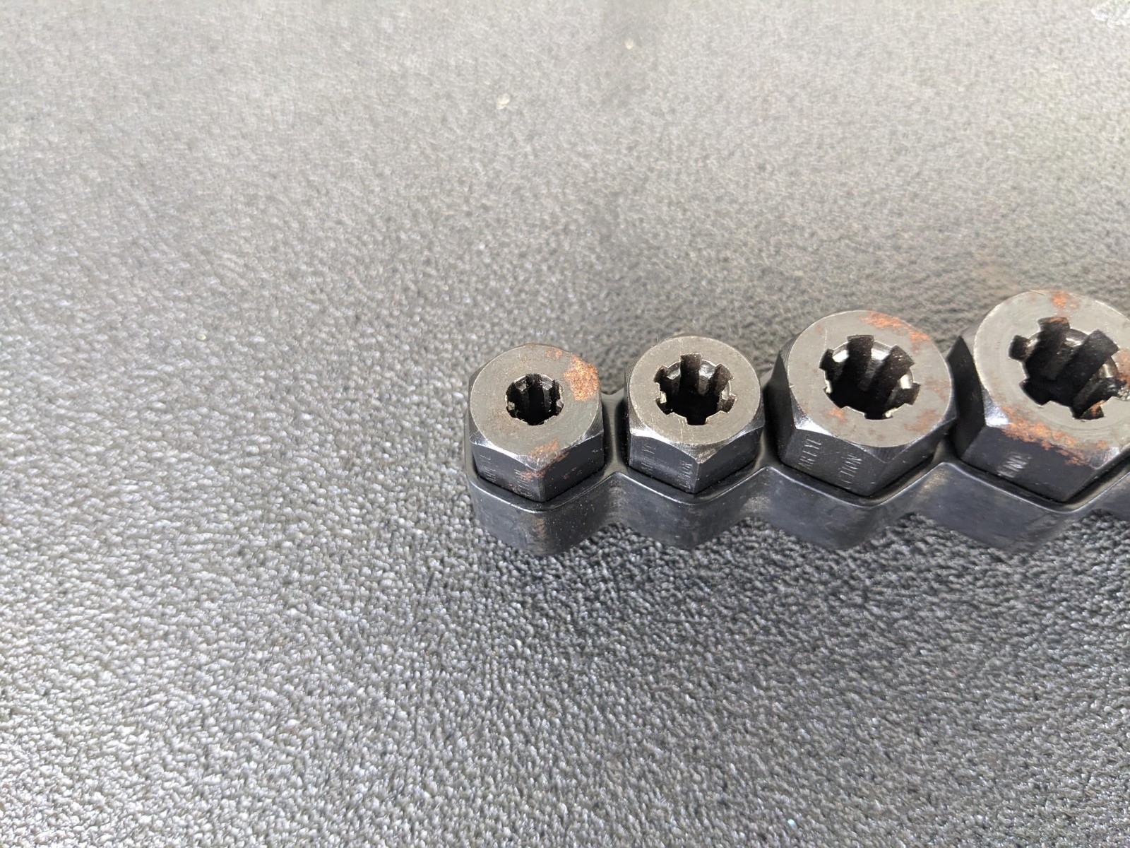 #bp460 Lisle Tool 19250 6pc Stuck Bolt Nut and Stud Remover Set