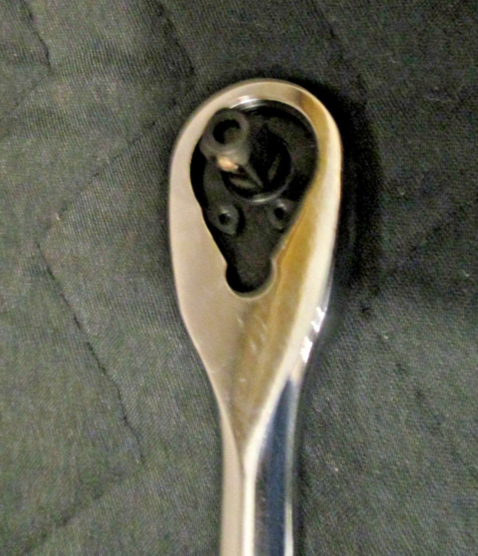 CRESCENT 1/4″ Ratchet «V» Quick Release Tear Drop Ratchet + Matching Extension