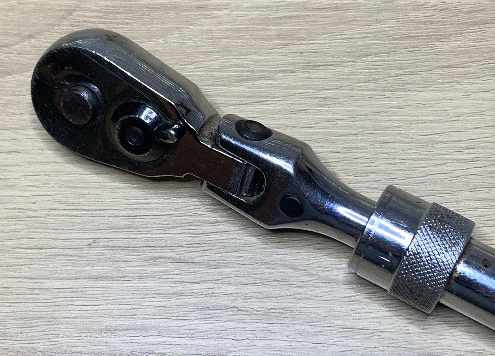 Stanley 3/8″-Drive Flex-Head Extendable Ratchet Handle – 7-85-782