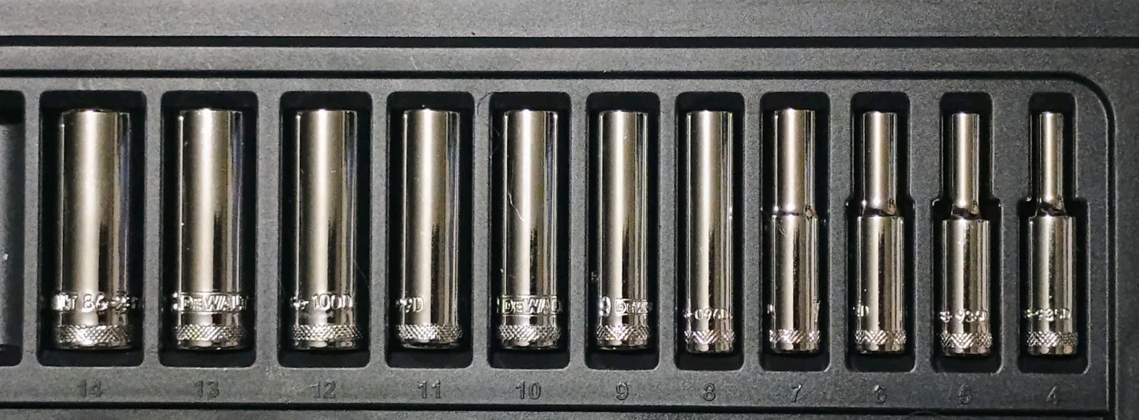 DeWalt 41 Piece SAE METRIC Standard Deepwell 6 Point Socket Set for 1/4″ Drive