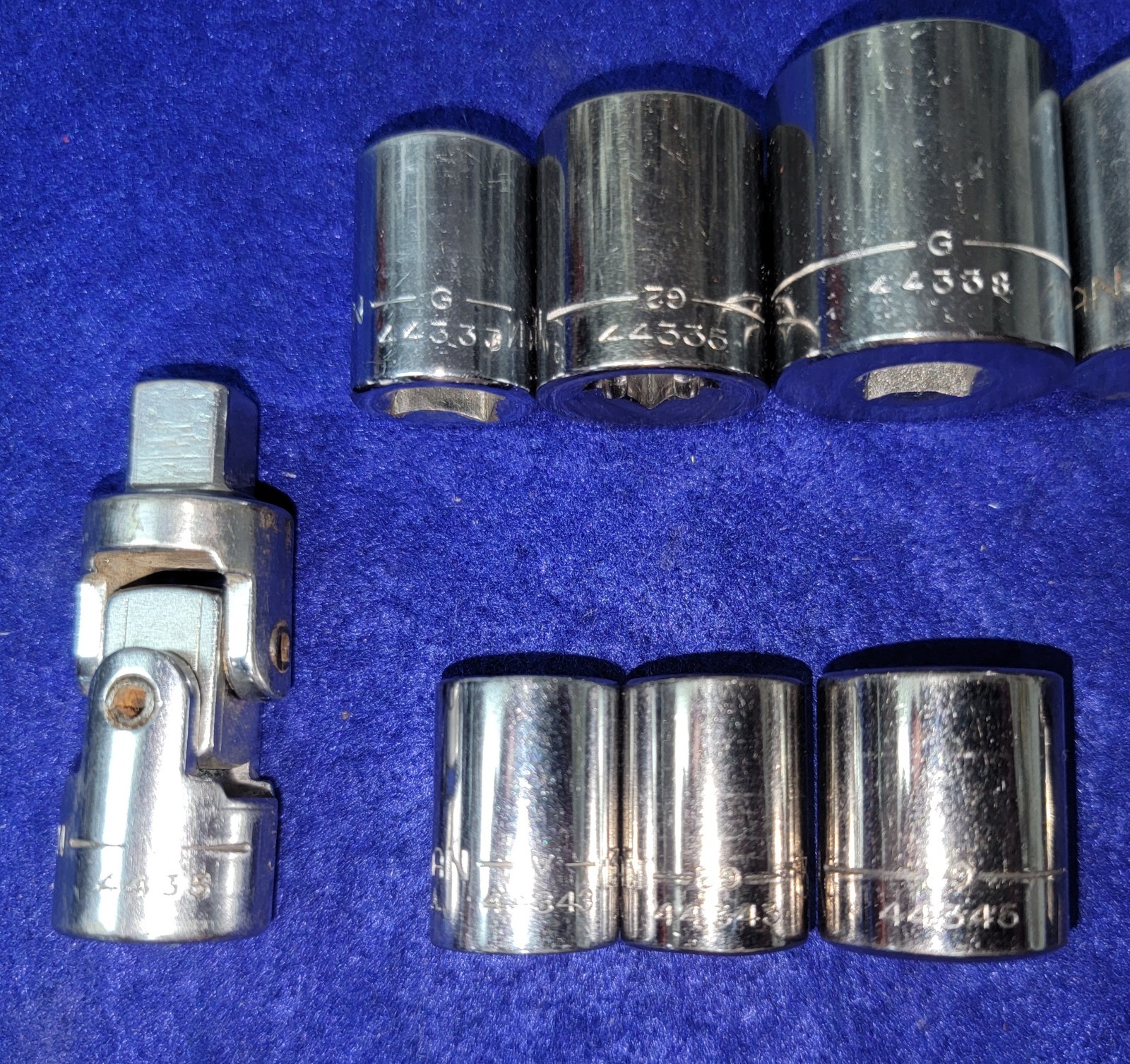 CRAFTSMAN 3/8″ Drive 6PT, 8PT and 12PT METRIC & SAE Sockets (19-pieces) USA