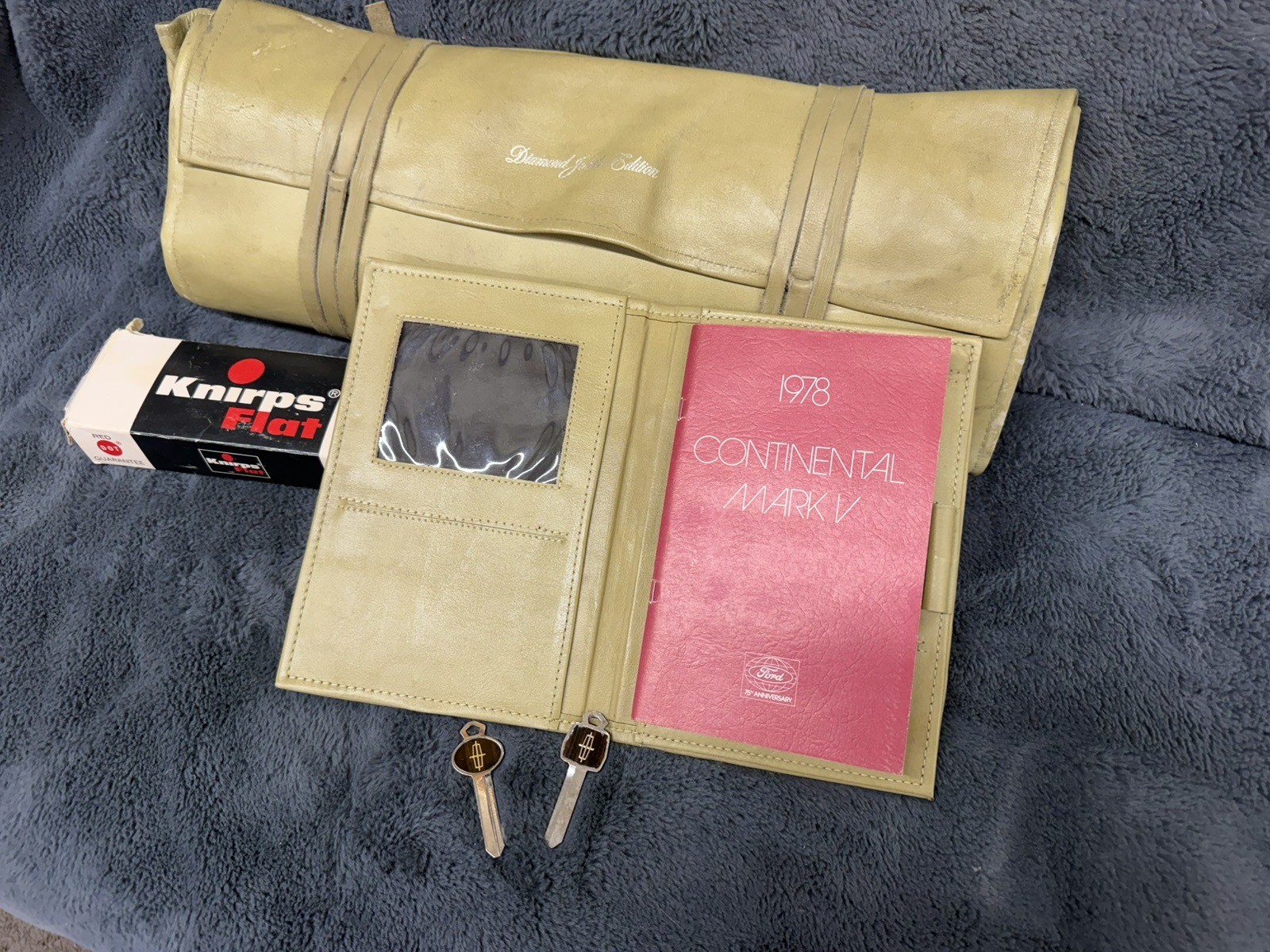 1978 Lincoln Continental Mark V Diamond jubilee Tool Kit Keys Umbrella Garage