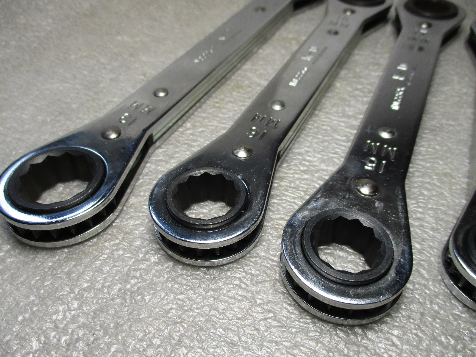 Vintage K-D Tools USA 7-Pc Metric Ratcheting Wrench Set (7mm–20mm) In Red Pouch