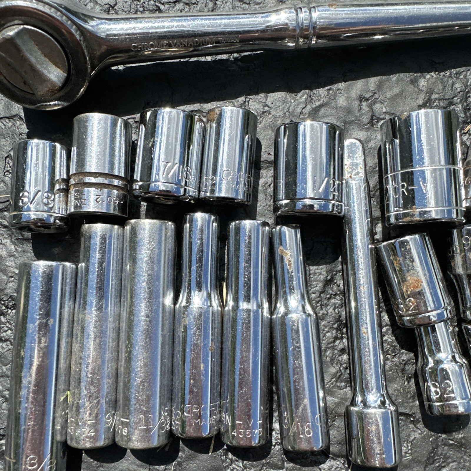 Socket Wrench And 1/4 DRIVE SOCKETS 23 ASSORTED AS PER THE PICTURES