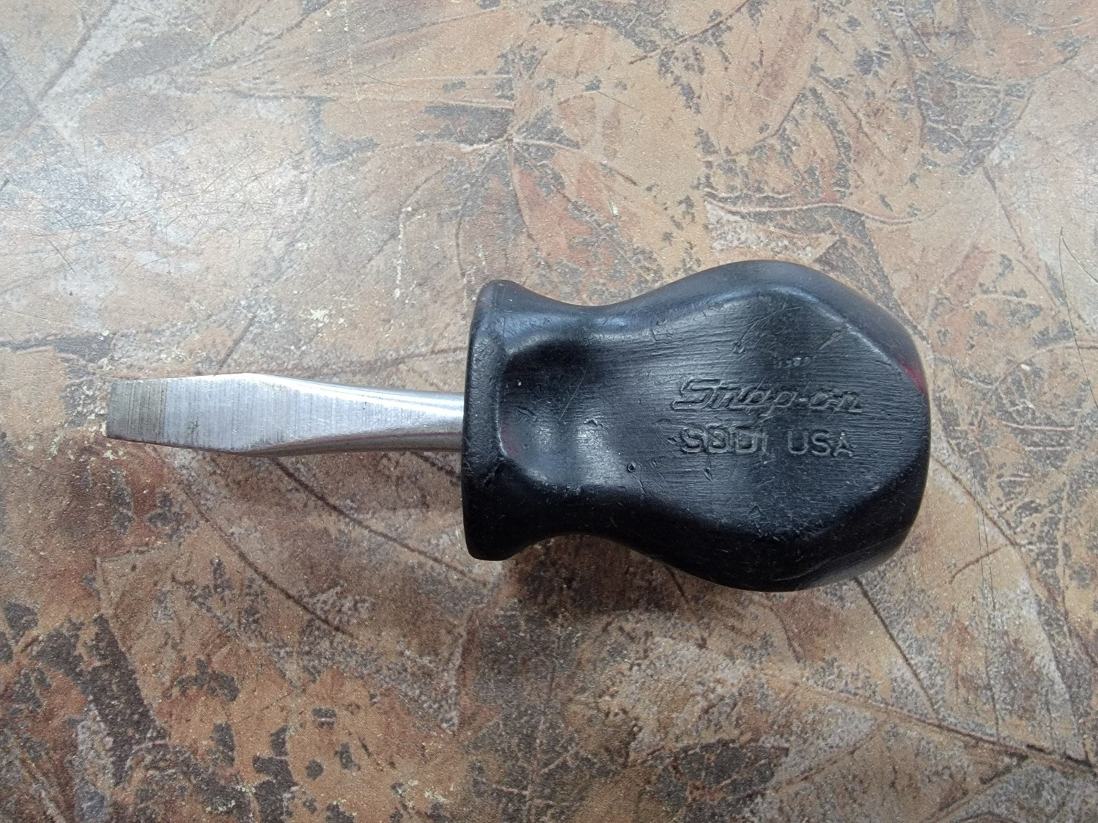 Snap On Tools Stubby Flat Screwdriver with Black Handle SDD1 – Made in USA