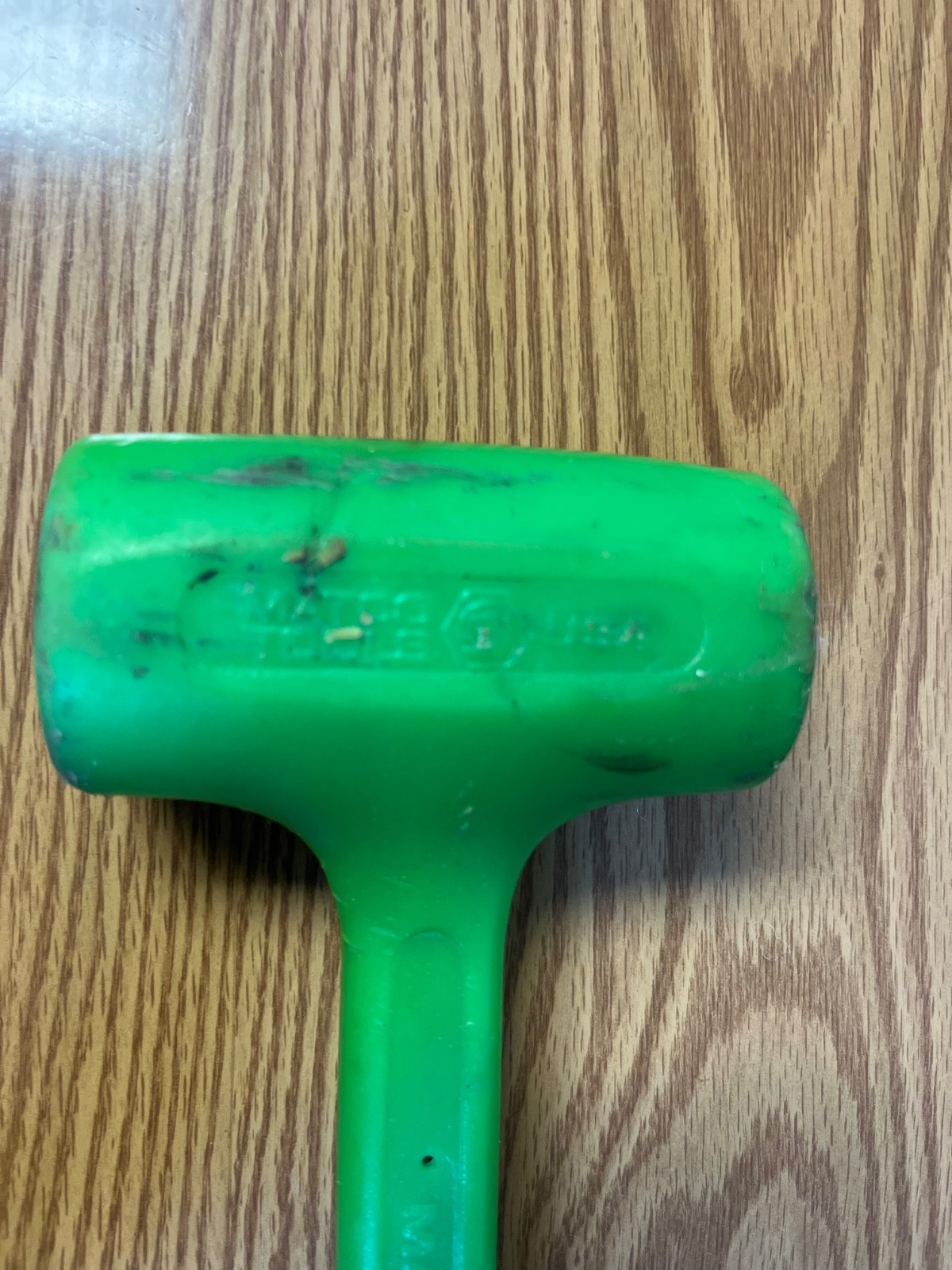 MATCO DB26 – 26OZ NEON GREEN DEAD BLOW HAMMER — LOC#155