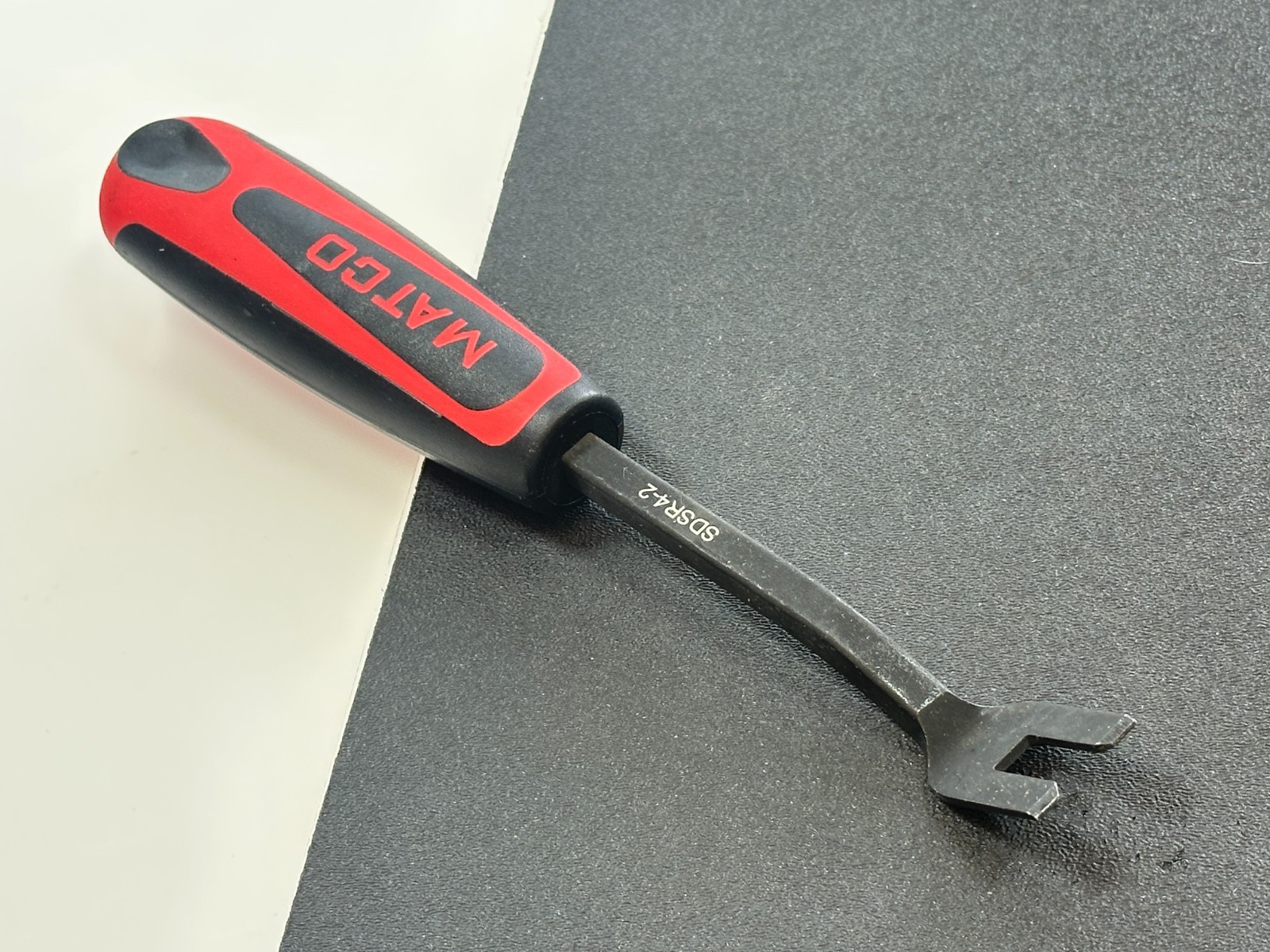 Matco Tools RED/BLACK Comfort Grip Door Panel Trim Service Removal Tool SDSR4-2