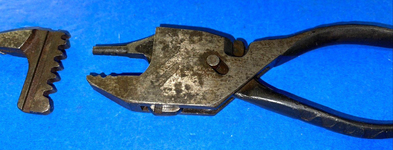 EIFEL TOOLS VINTAGE GEARED PLIERENCH 7 INCH 1 EXTRA HEAD