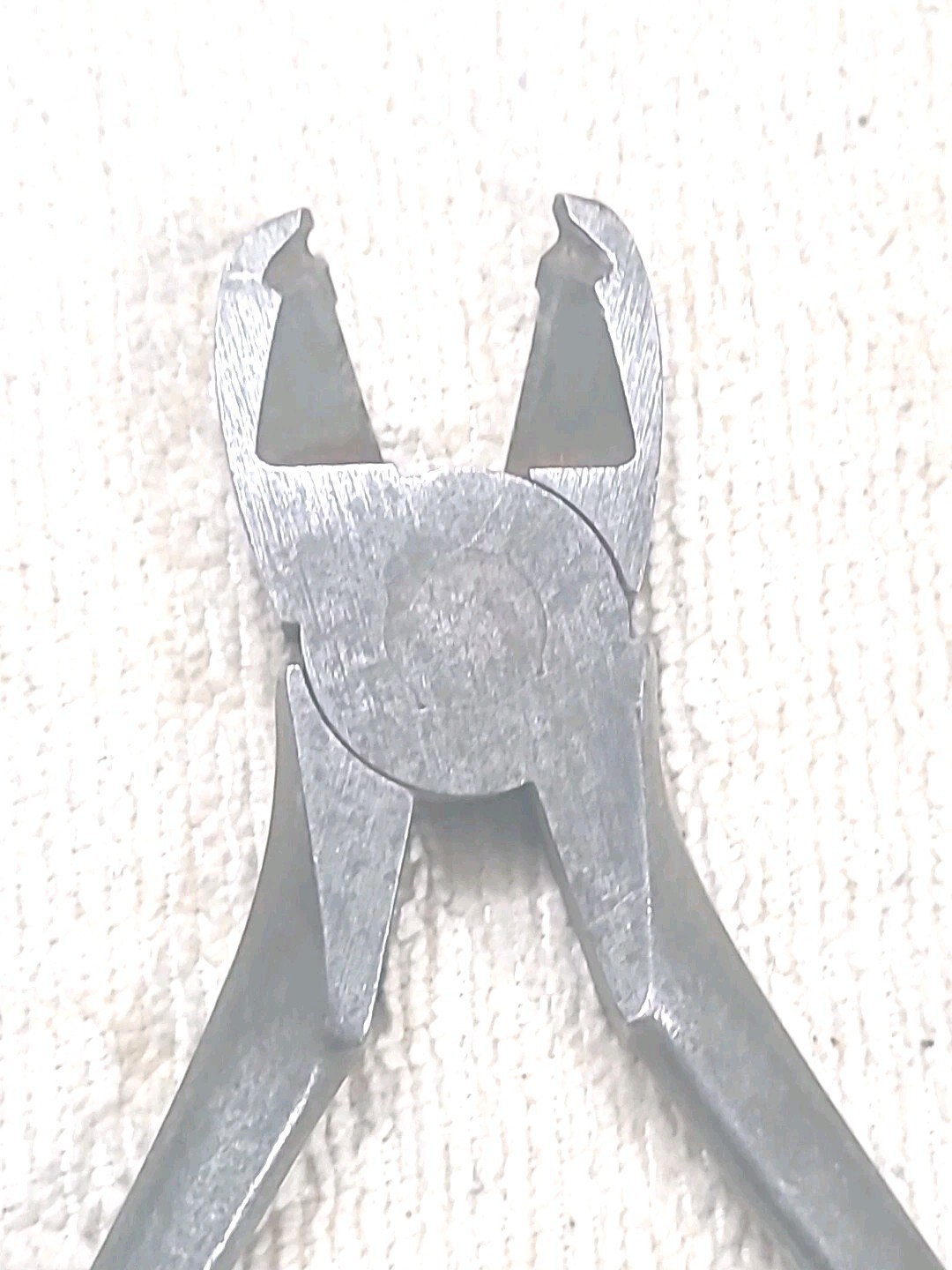 SNAP-ON TOOLS 7″ SPRING HOSE RING CLAMP CUTTING PLIERS A174 – USA Made CUTTERS