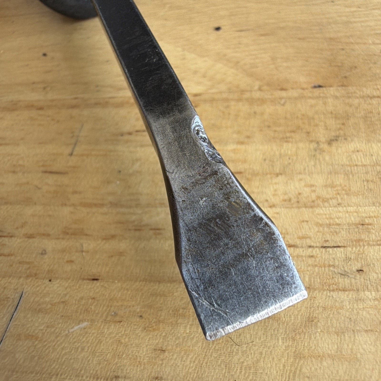 Snap On Tools 8″ Long Curved Tip Pry Bar Black Hard Handle SPB8A USA