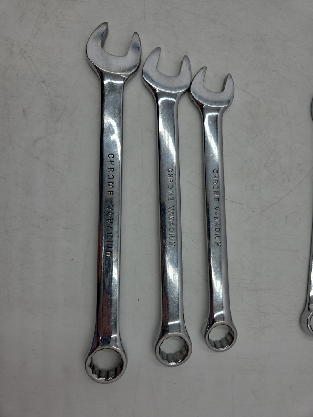 Thorsen 10 Pc. Combo Wrench Set Metric 22, 20, 19, 17, 16, 14, 13, 11, 9 & 8MM