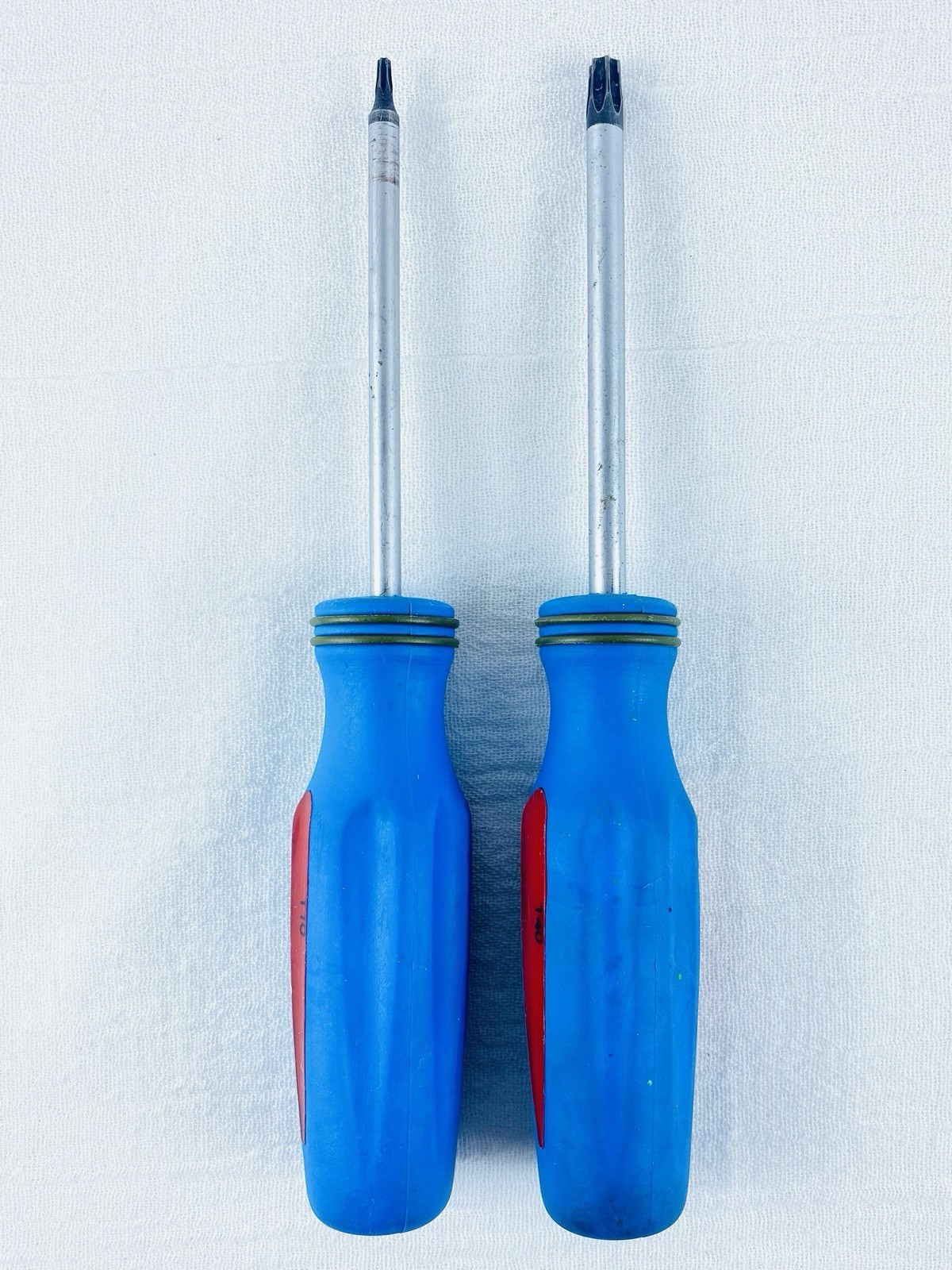 Grip Hex Screwdriver (2) Pieces T-10 And T-40