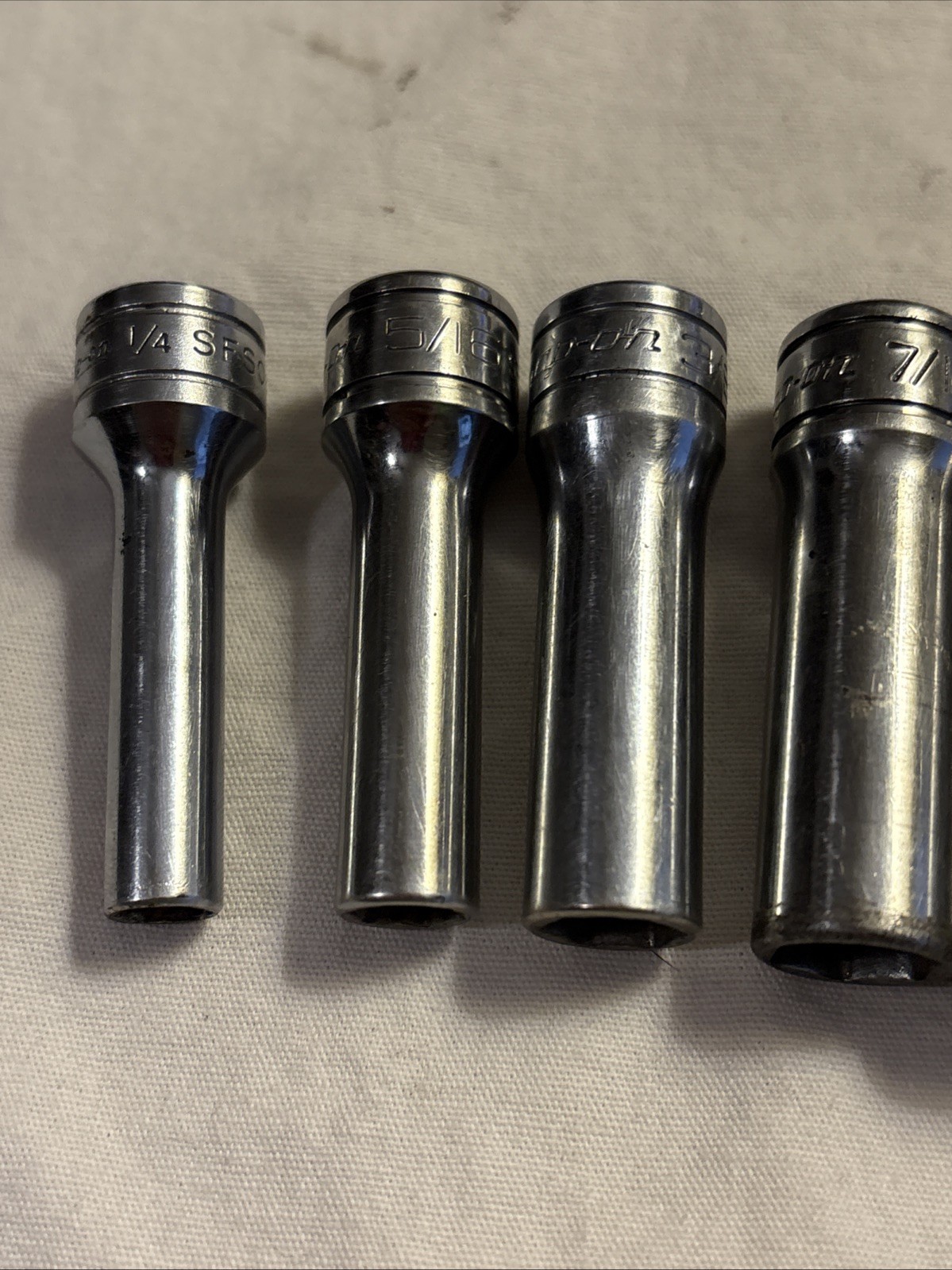 Snap-on Tools USA 3/8″ Drive 6pt 11pc SAE Deep Chrome Socket Set 211SFSY