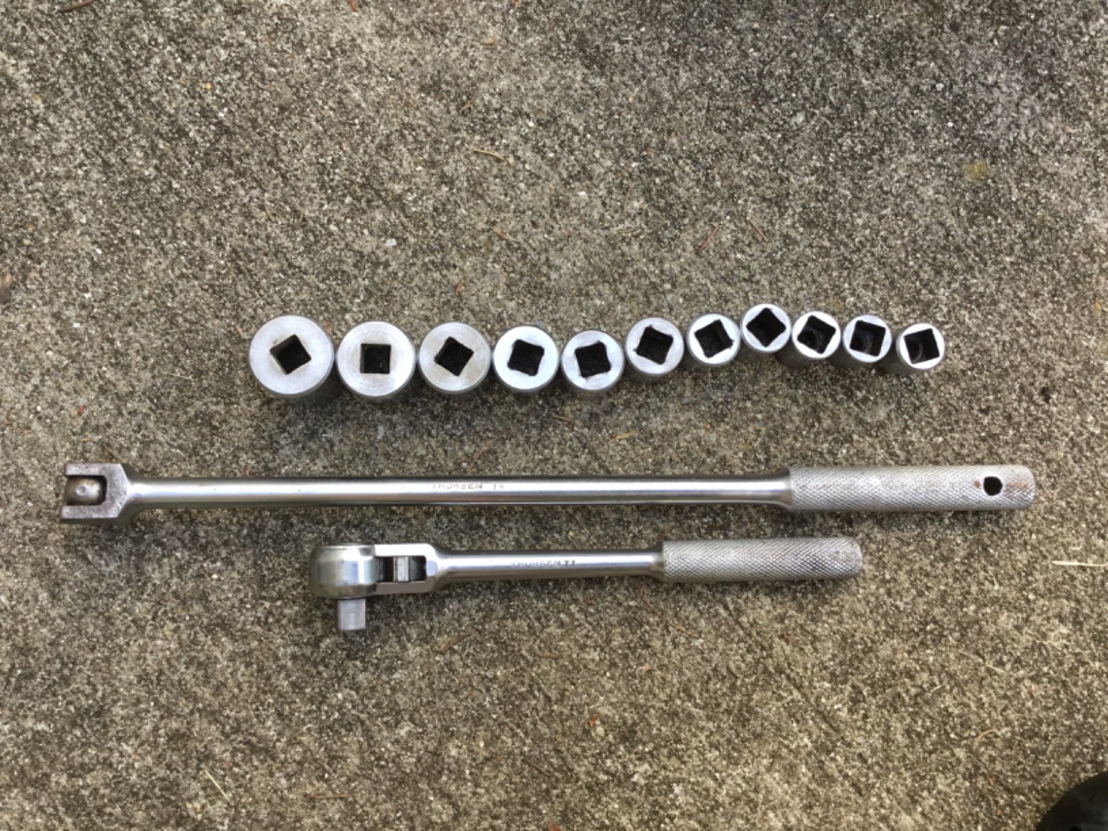 VTG Thorsen 13 Piece 1/2″ Drive SAE Socket Set Ratchet-Breaker Bar-Sockets