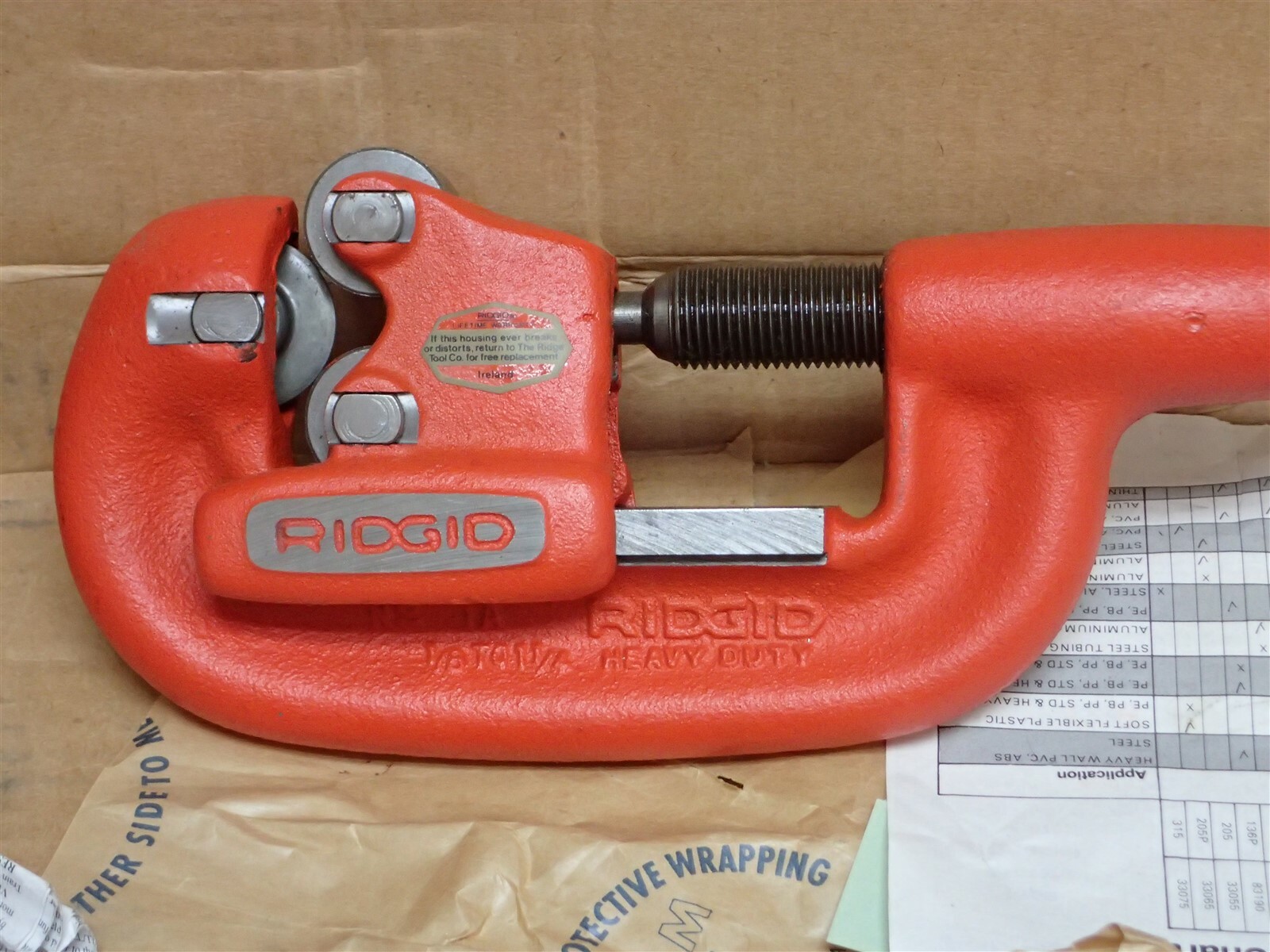 N.O.B. 32810 Ridgid Model 1-A Heavy Duty Red Pipe Cutter 1/8″ to 1-1/4″ (3-32mm)