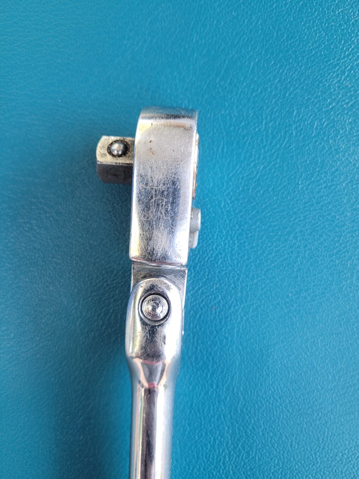 Snap-On Ratchet 3/8″ Drive 11″ Standard Grip Flex Head. F711A