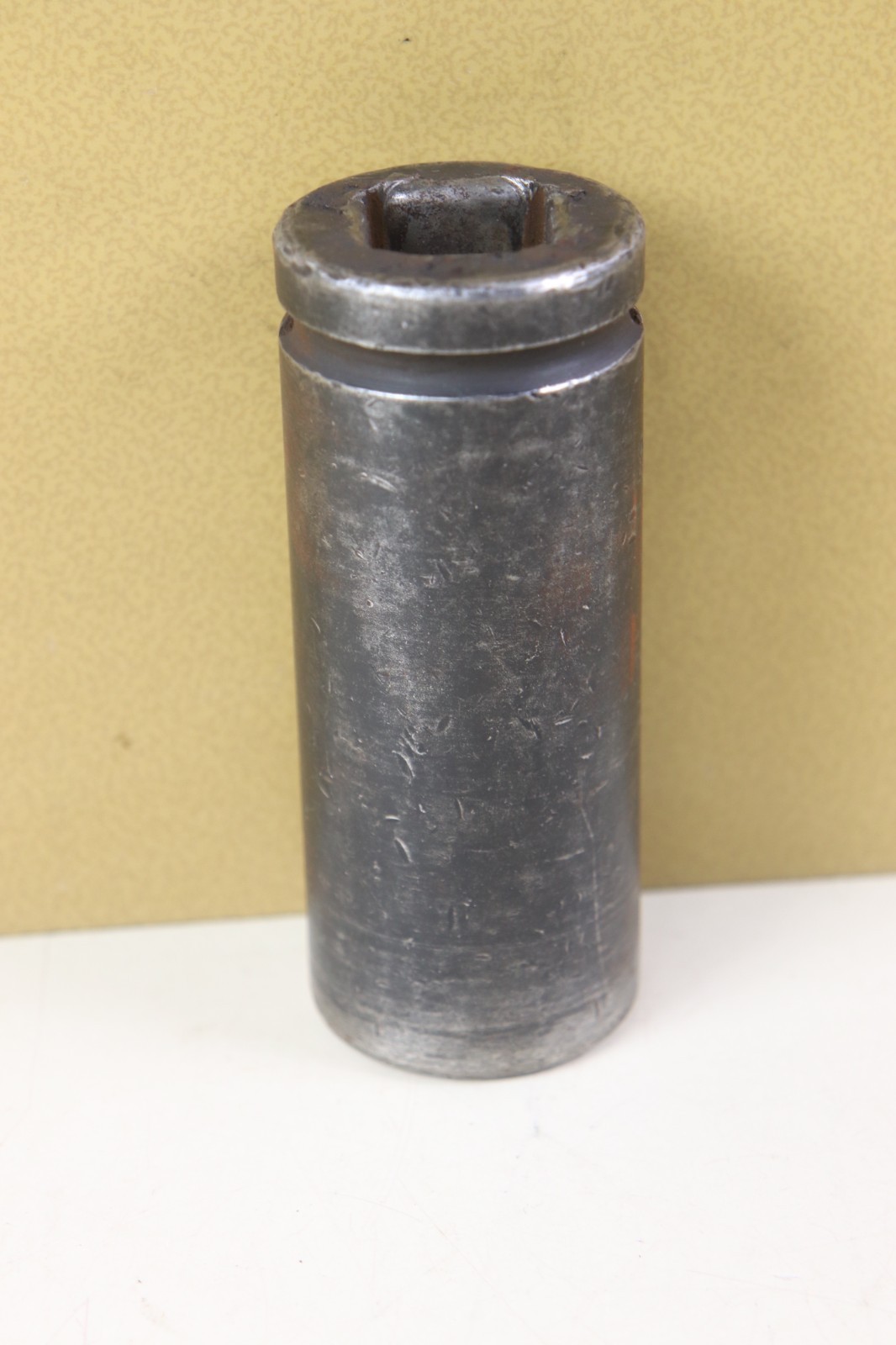 Snap On 13/16″ Bud Wheel Stud Impact Socket 3/4″ Drive – BW626A USED made in USA