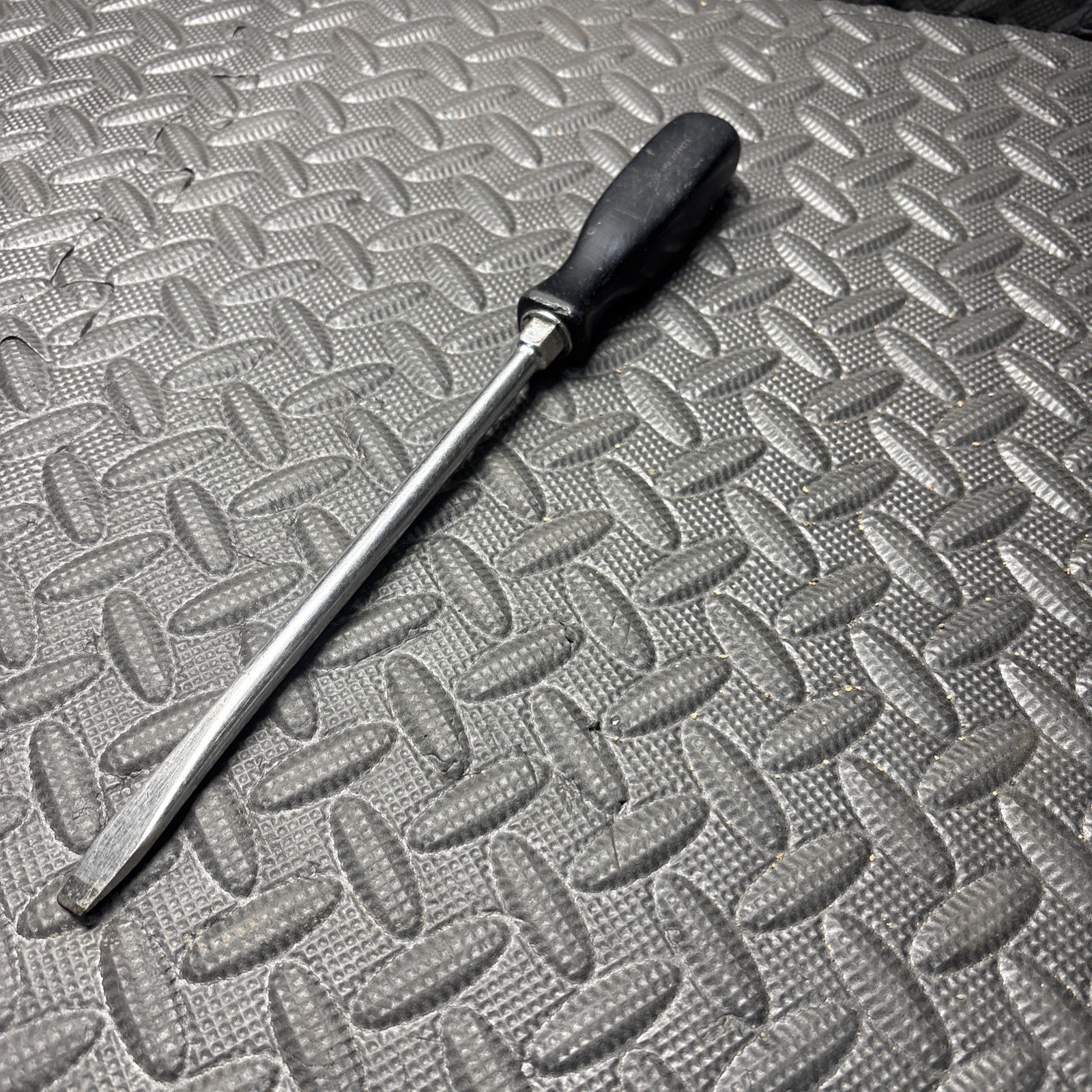 Snap On SSD 8 Flat Slotted Screwdriver Black Handle Mechanic Hand Tool USA