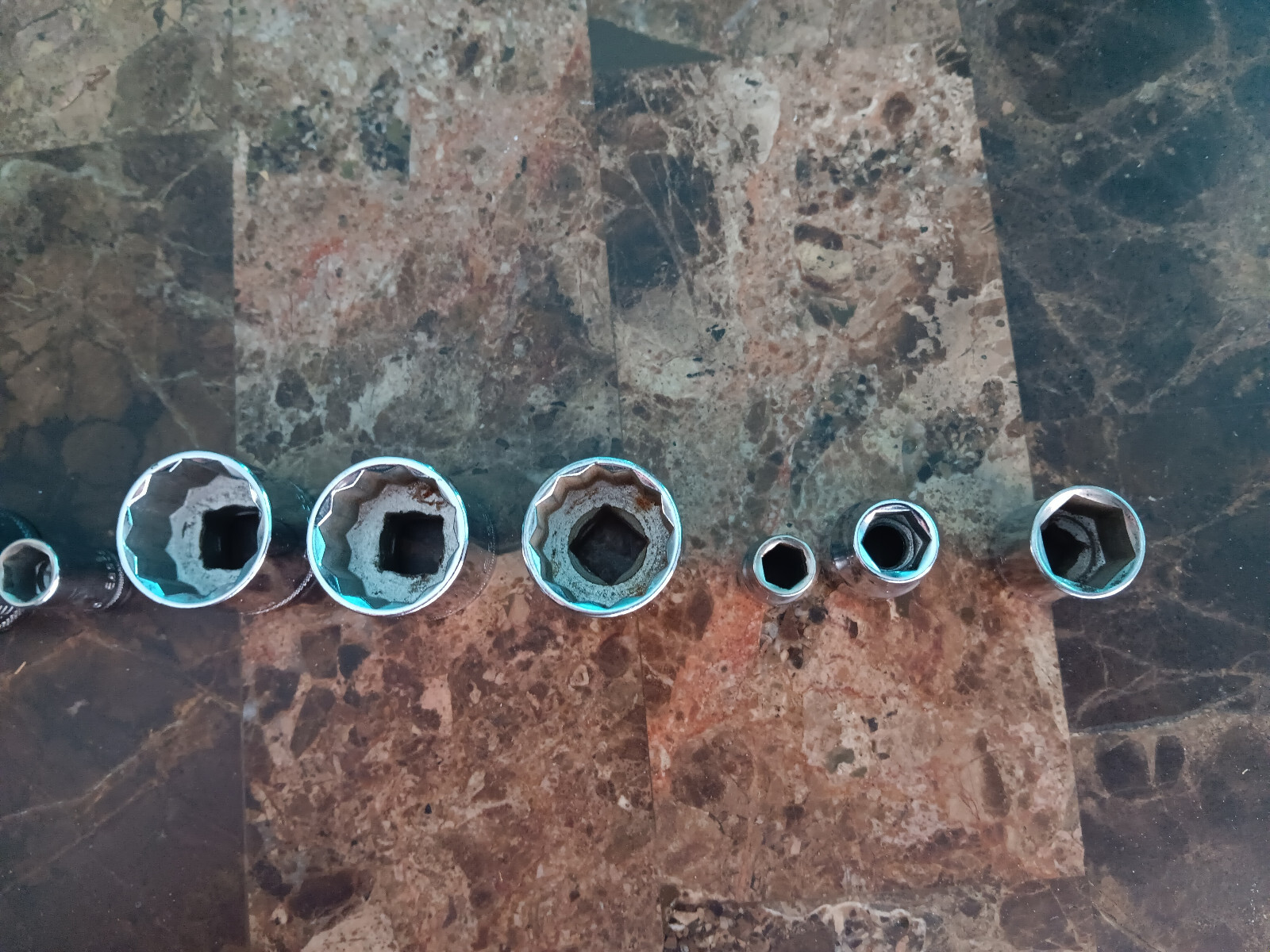 lot of Easco drive socket 12 pieces three of them are 3/4 (52 3124)