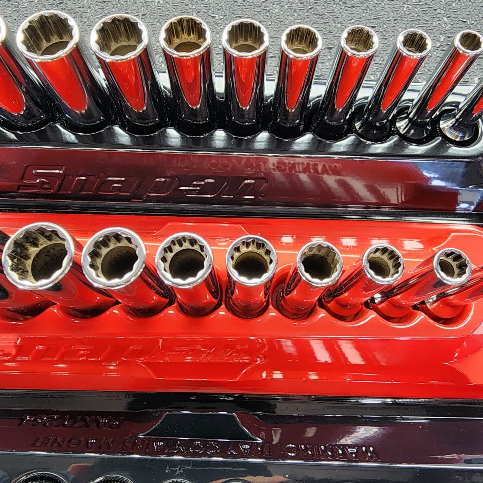 Snap-on Tools NEW 42pc 1/4″ Drive 12-POINT Metric & SAE Socket Set w/Mag Trays