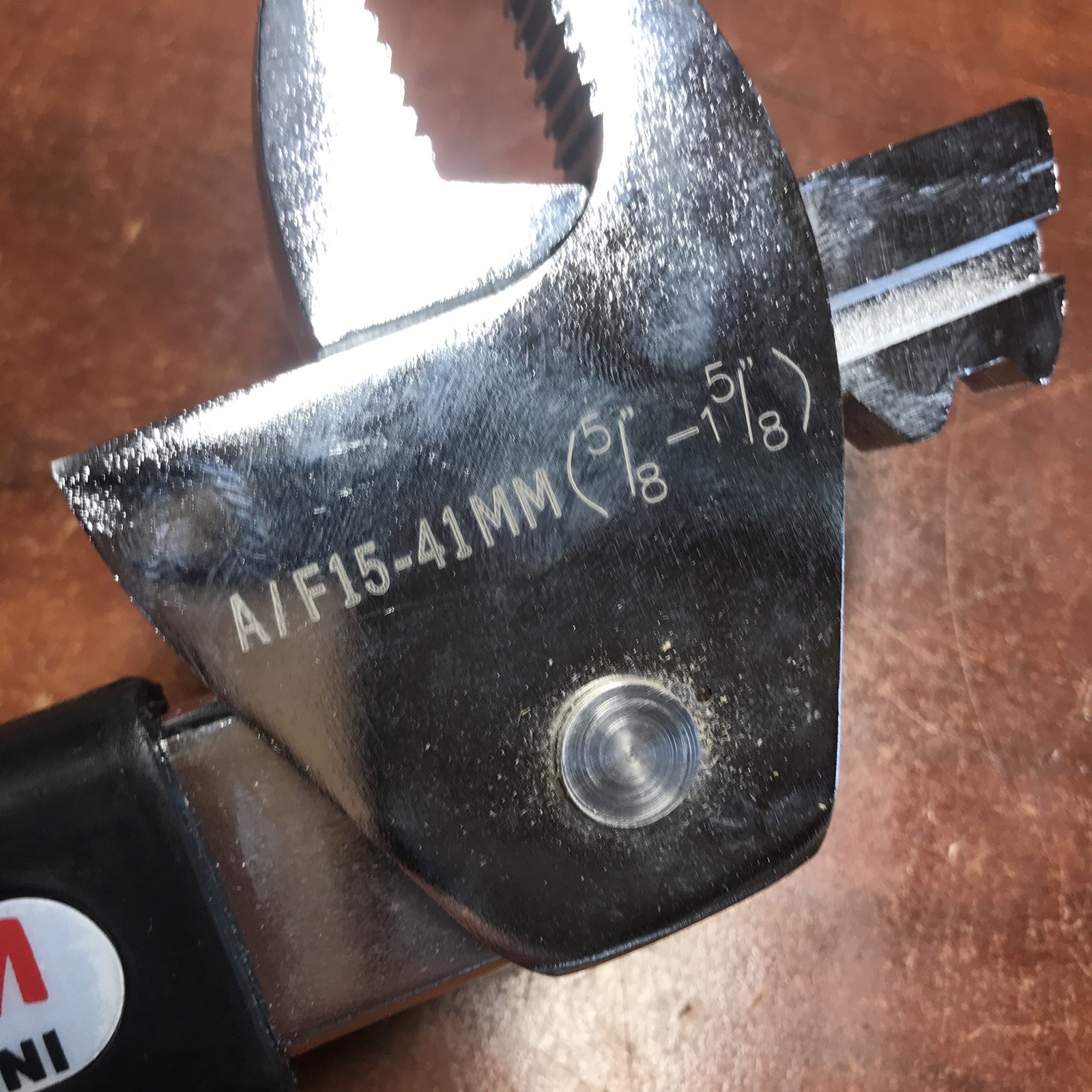 Industrial Versa Wrench 31 Wrenches in 1 Self Adjusting 15-41mm / 5/8″- 1-5/8″
