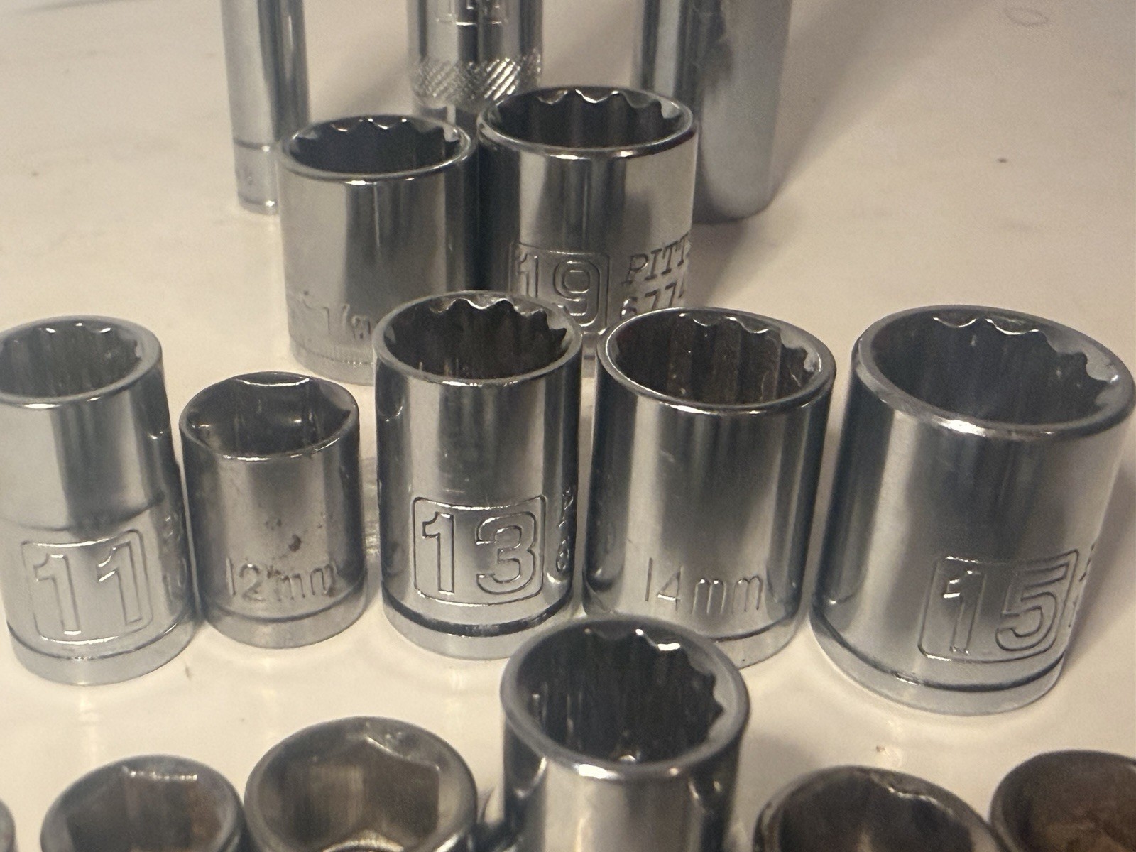 25 Piece Random Assortment Of Sockets Mostly Metric