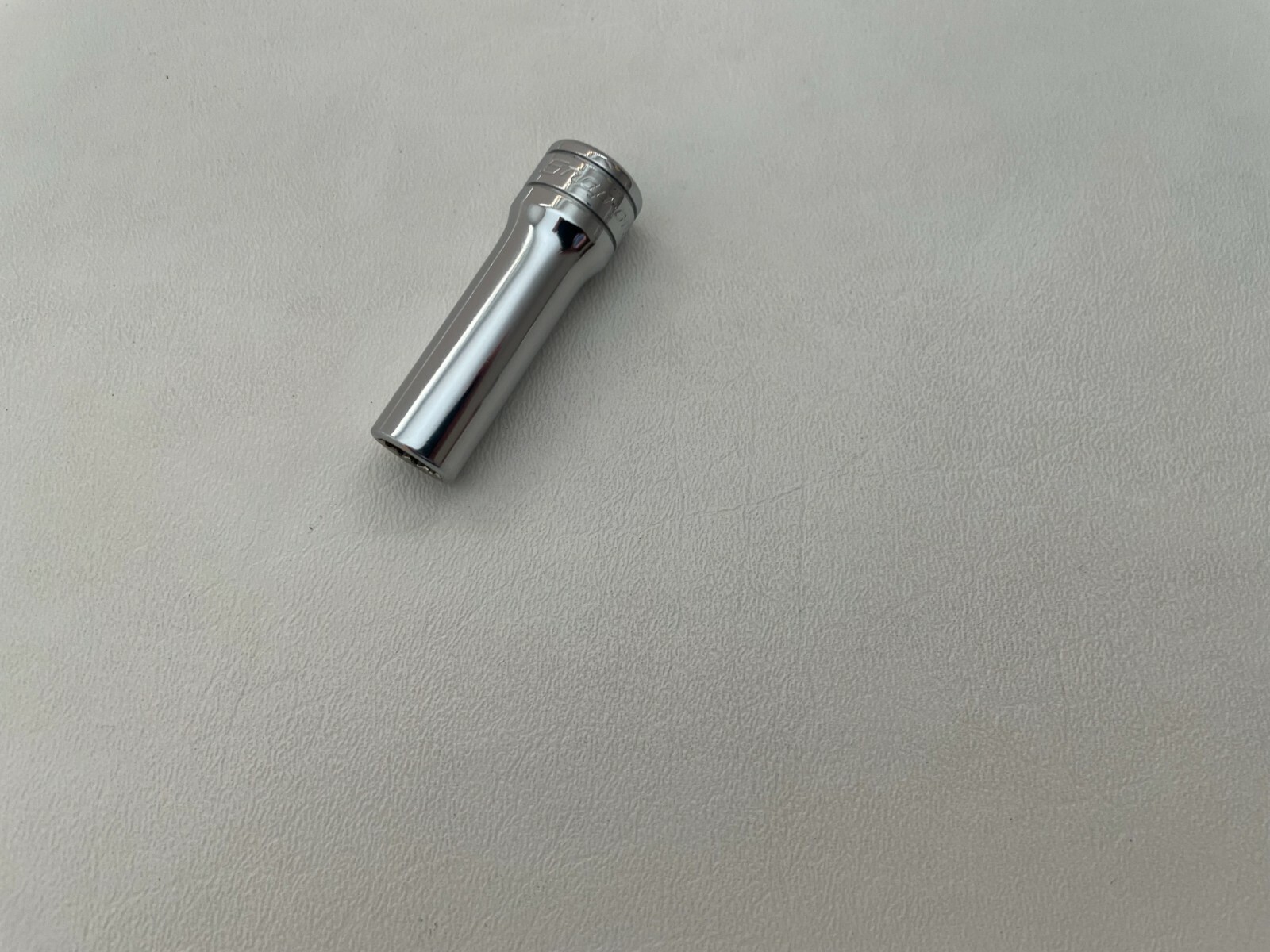 Snap-On Tools USA *MINT* 3/8″ Drive 12pt 3/8″ SAE Deep Chrome Socket SF121