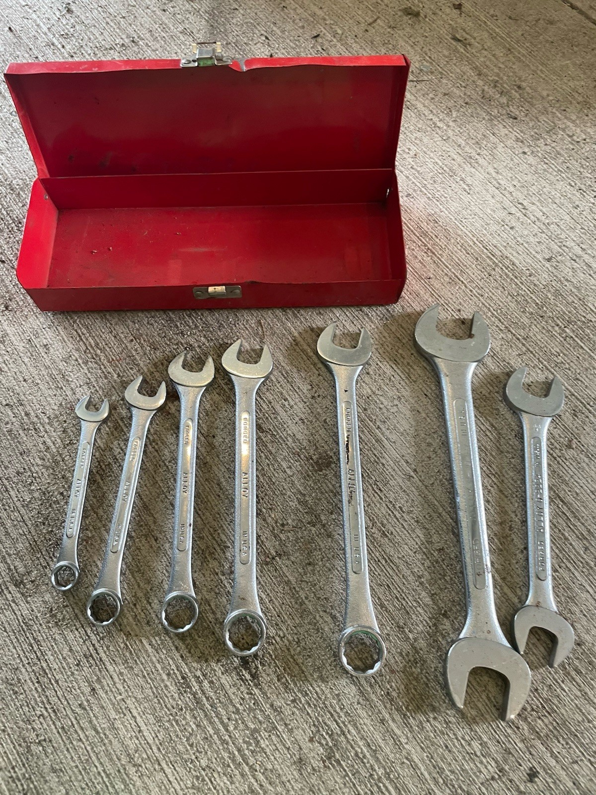 Lot Of 7 SK Combination And Double Open End Wrenches SAE With Metal Tool Box.