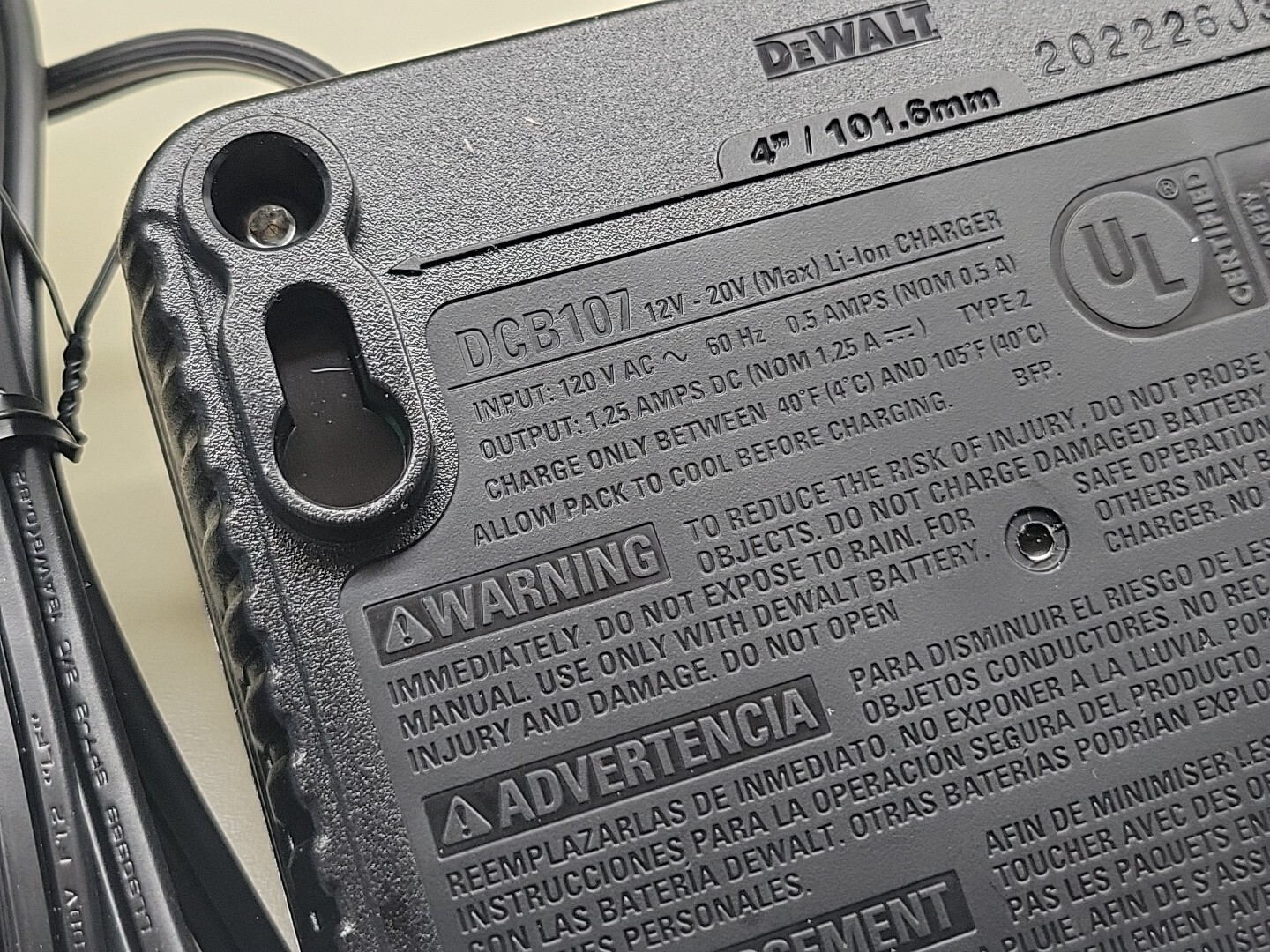 DEWALT DCB107 Lithium-Ion 12v 20v Battery Charger NEW