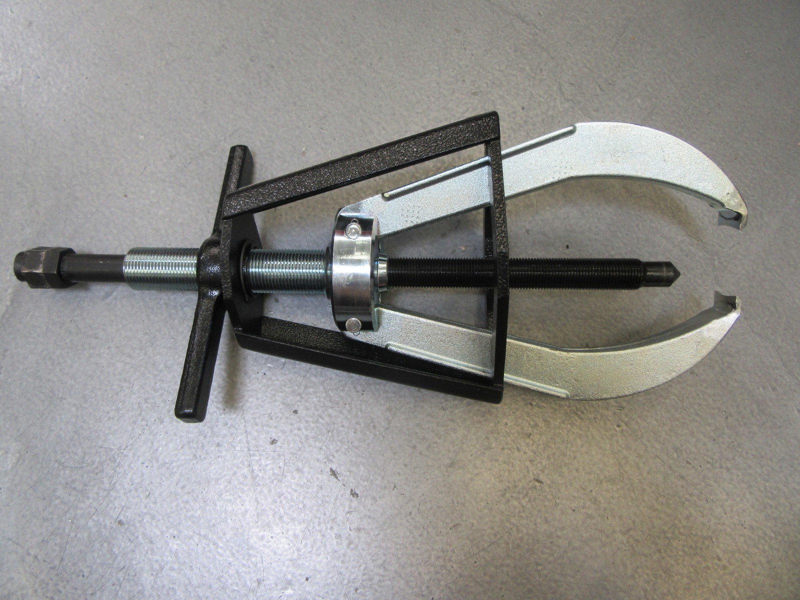 Power Team Posi Lock PT208 Gear and Bearing Puller – Bent Tips
