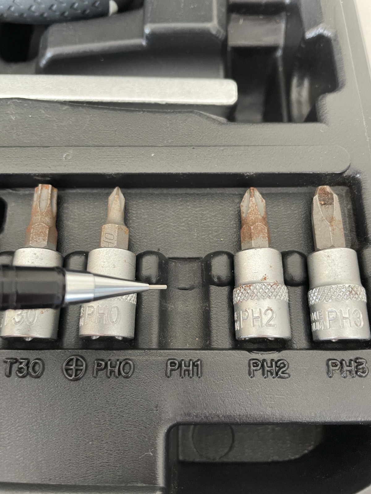 45 Piece 3/8″ Drive Metric Socket & 1/4″ Bit Set With Unior Ratchet Chrome
