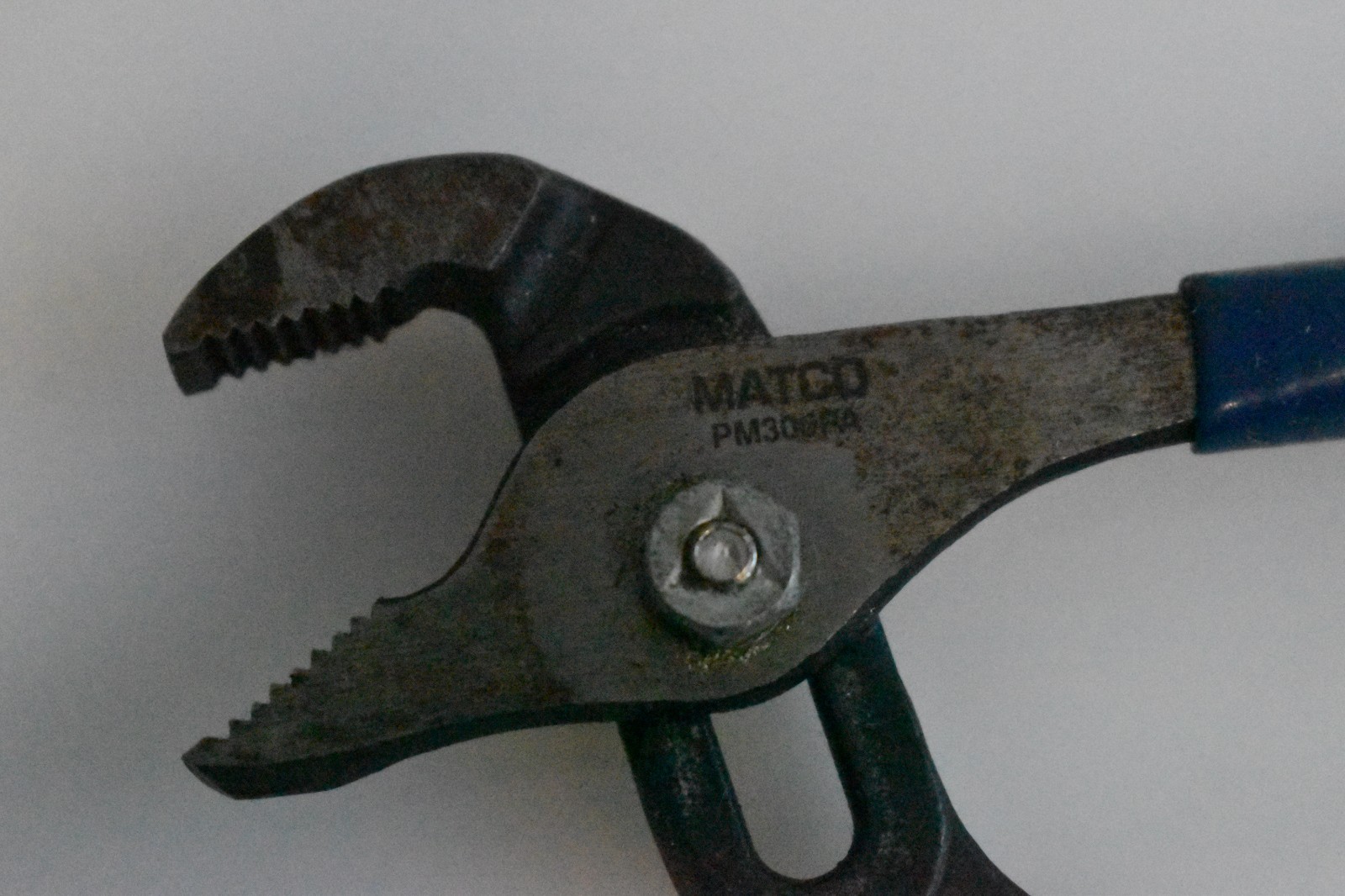 Matco Tools PM306PA 6-1/2″ Groove Joint Pliers Blue Plastic Handle